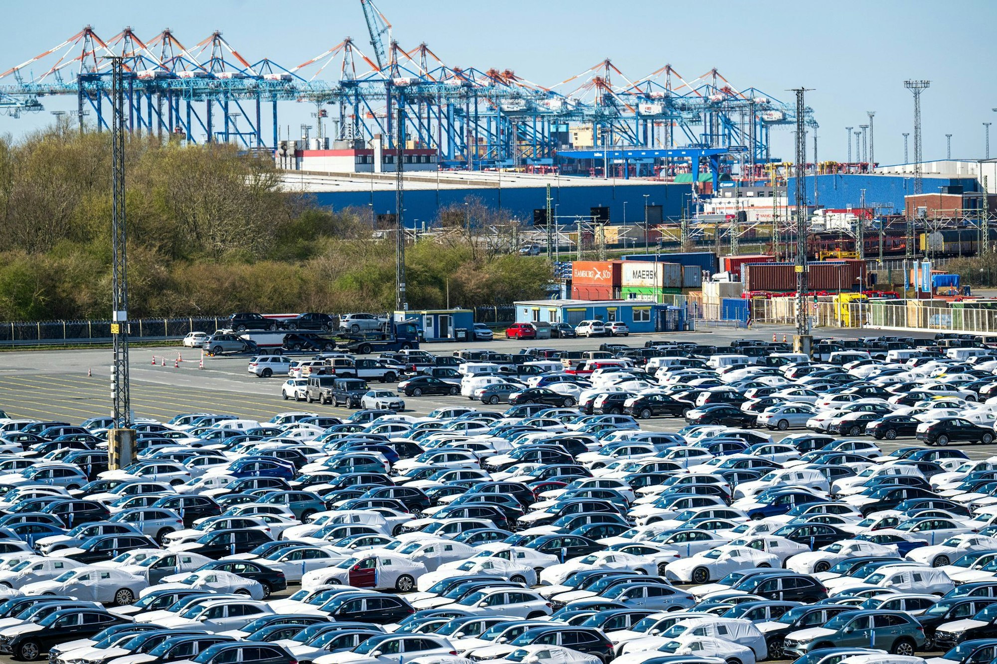 Die bestehenden Sonderzölle für Autos bleiben zunächst unberührt.