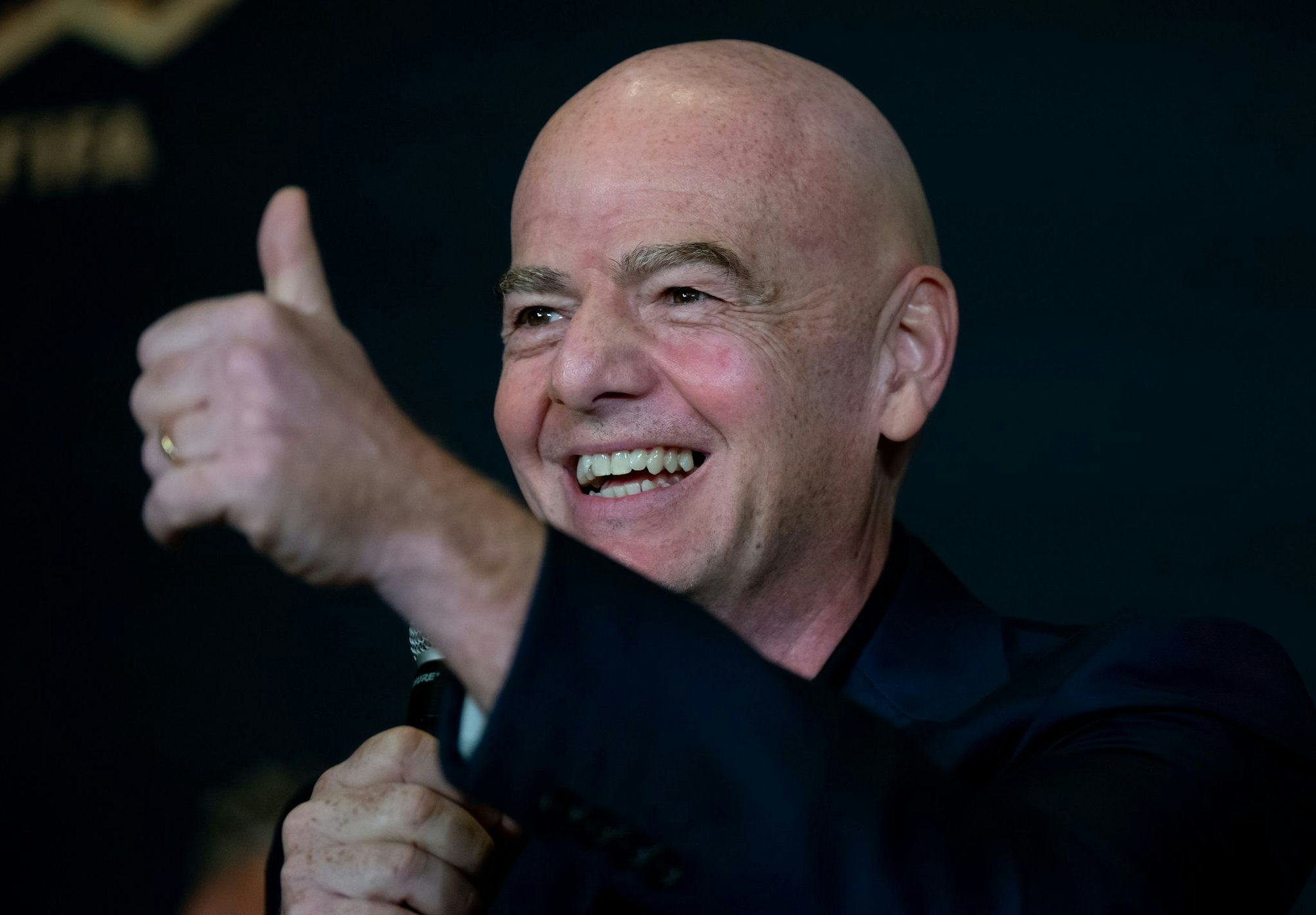 Daumen hoch: FIFA-Präsident Gianni Infantino ist begeistert von der Club-WM.