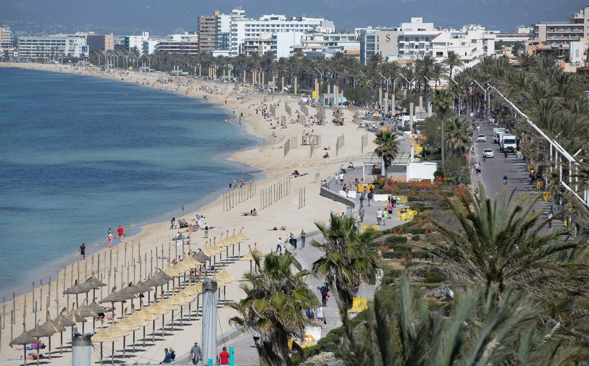 Spanien: Blick auf den Strand Playa de Palma auf Mallorca. (Archivbild)