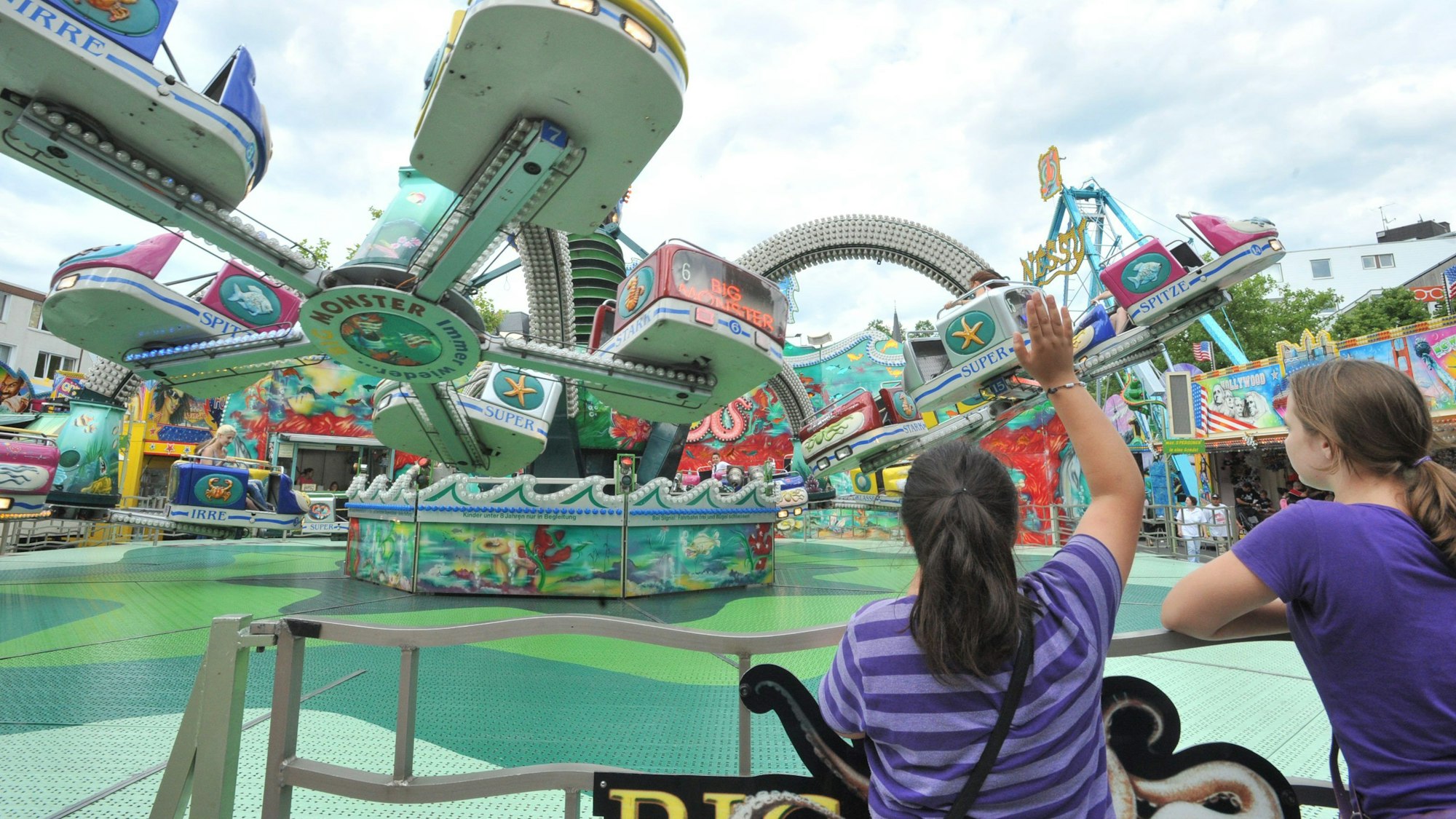 Kirmes auf dem Markt in Opladen