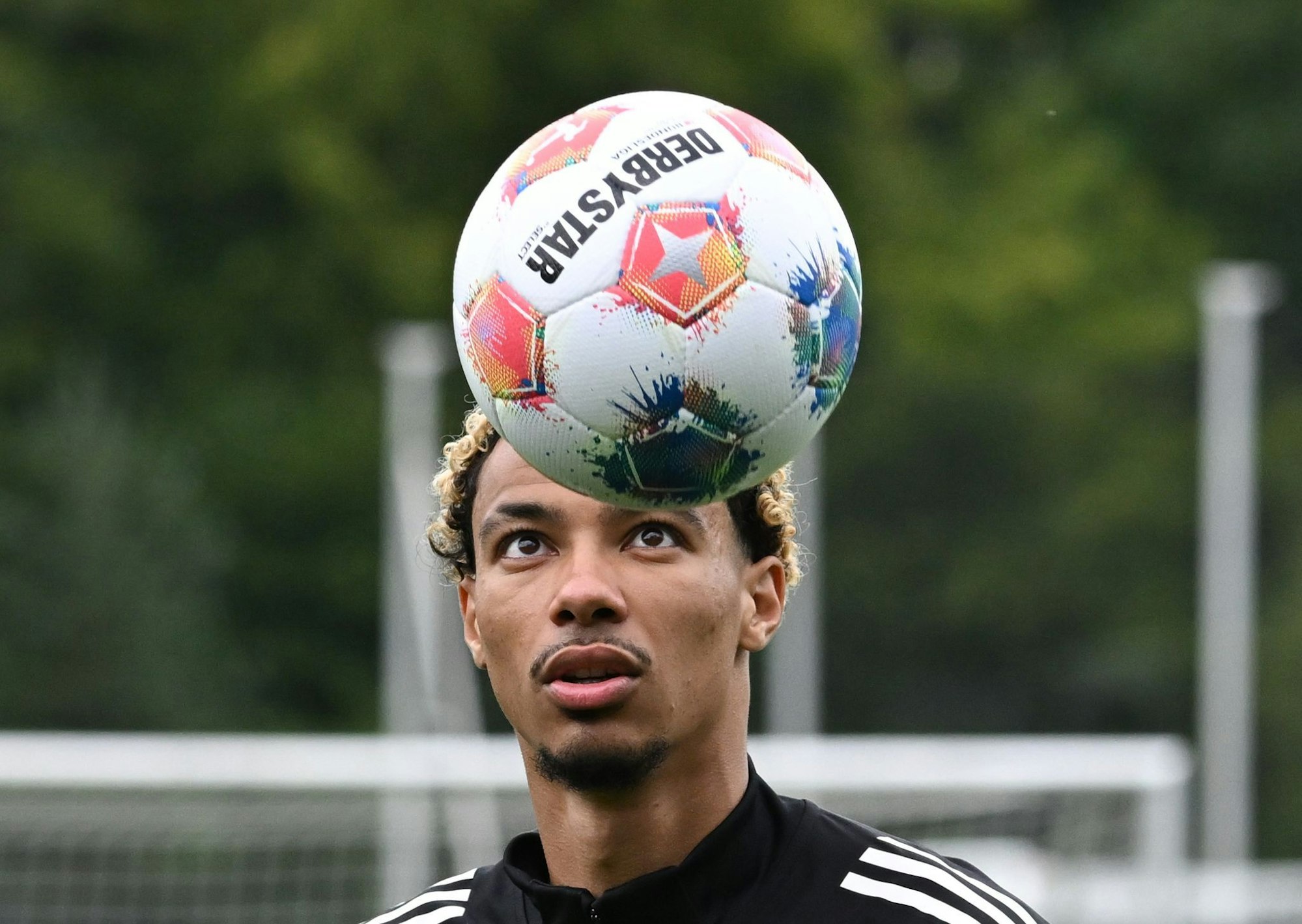 Newcastle United soll an Frankfurts Hugo Ekitiké dran sein.