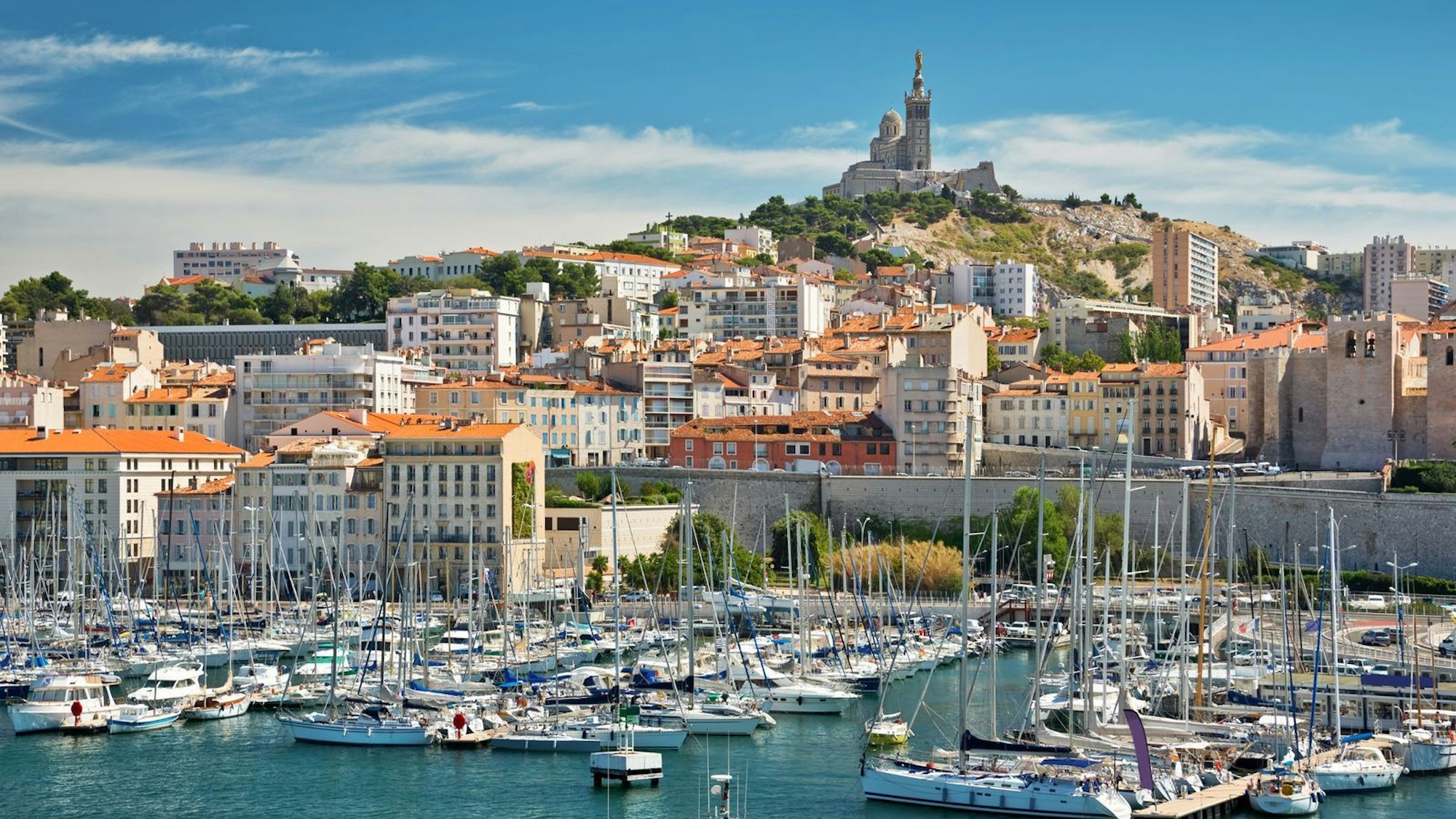 Über 100 Millionen Touristinnen und Touristen haben Frankreich 2024 besucht. Darunter auch Städte wie Marseille.