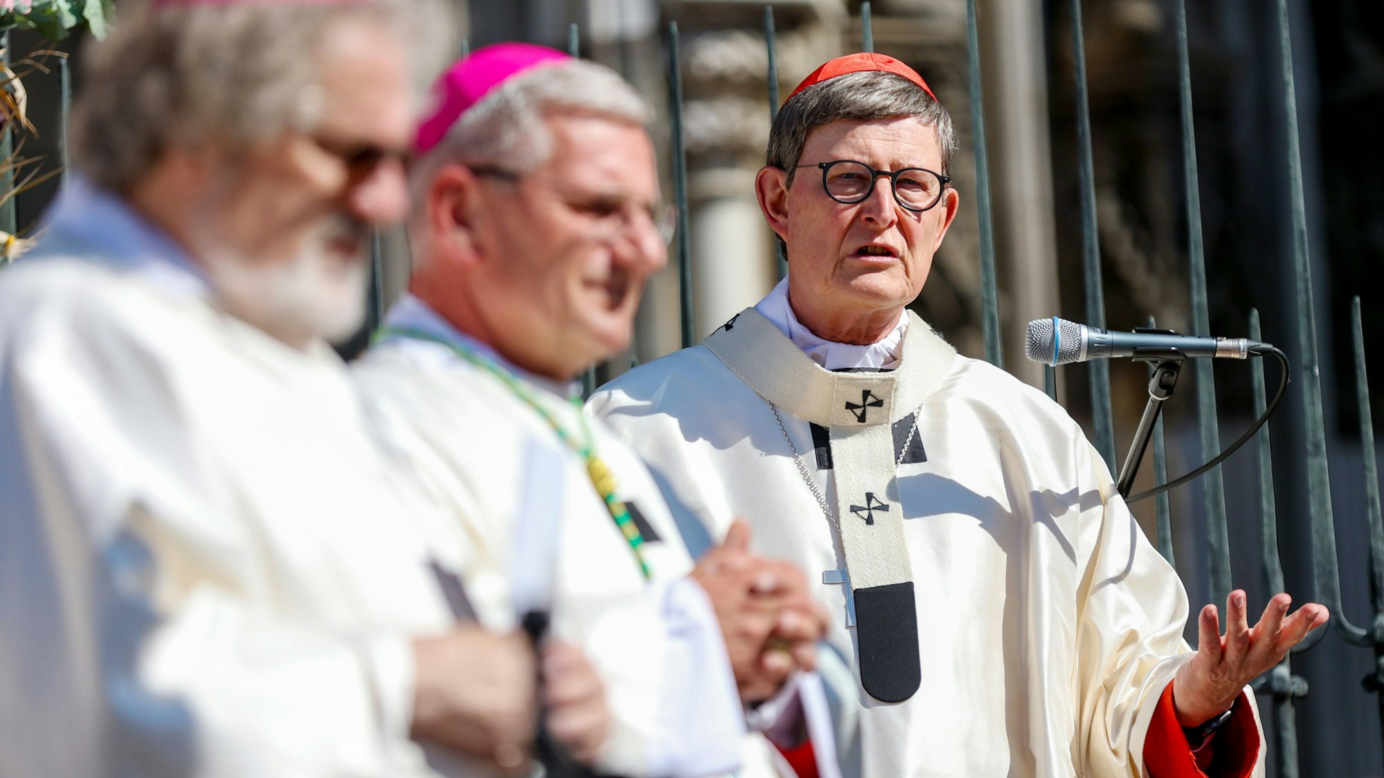 19.06.2025
Köln:
Fronleichnamsfest - Erzbischof Kardinal Rainer Maria Woelki feiert auf dem Roncalliplatz die Heilige Messe.
Foto: Martina Goyert
mgoyert@web.de