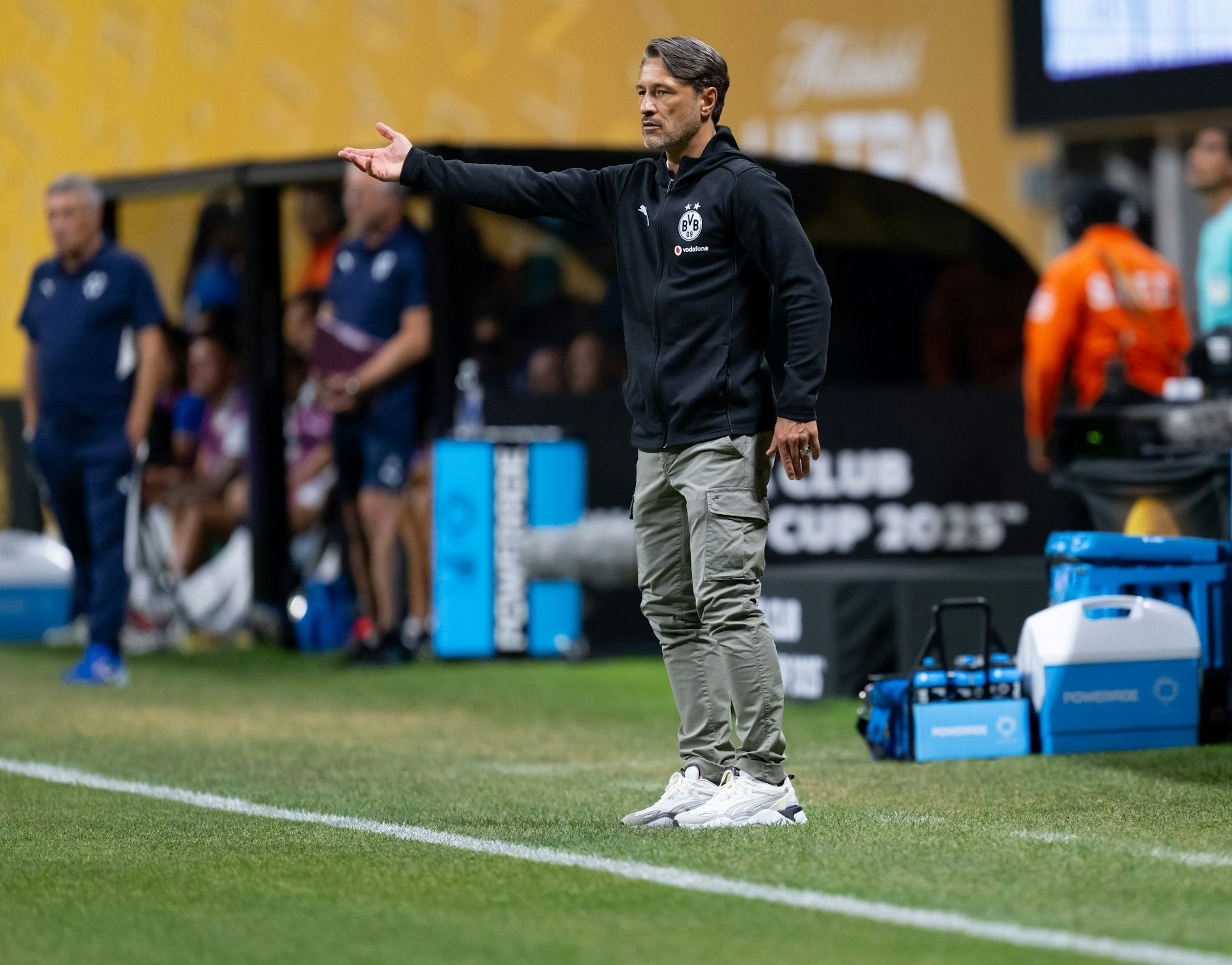 Im klimatisierten Hallenstadion von Atlanta konnte Dortmunds Trainer Niko Kovac sogar mit Jacke am Spielfeldrand stehen.