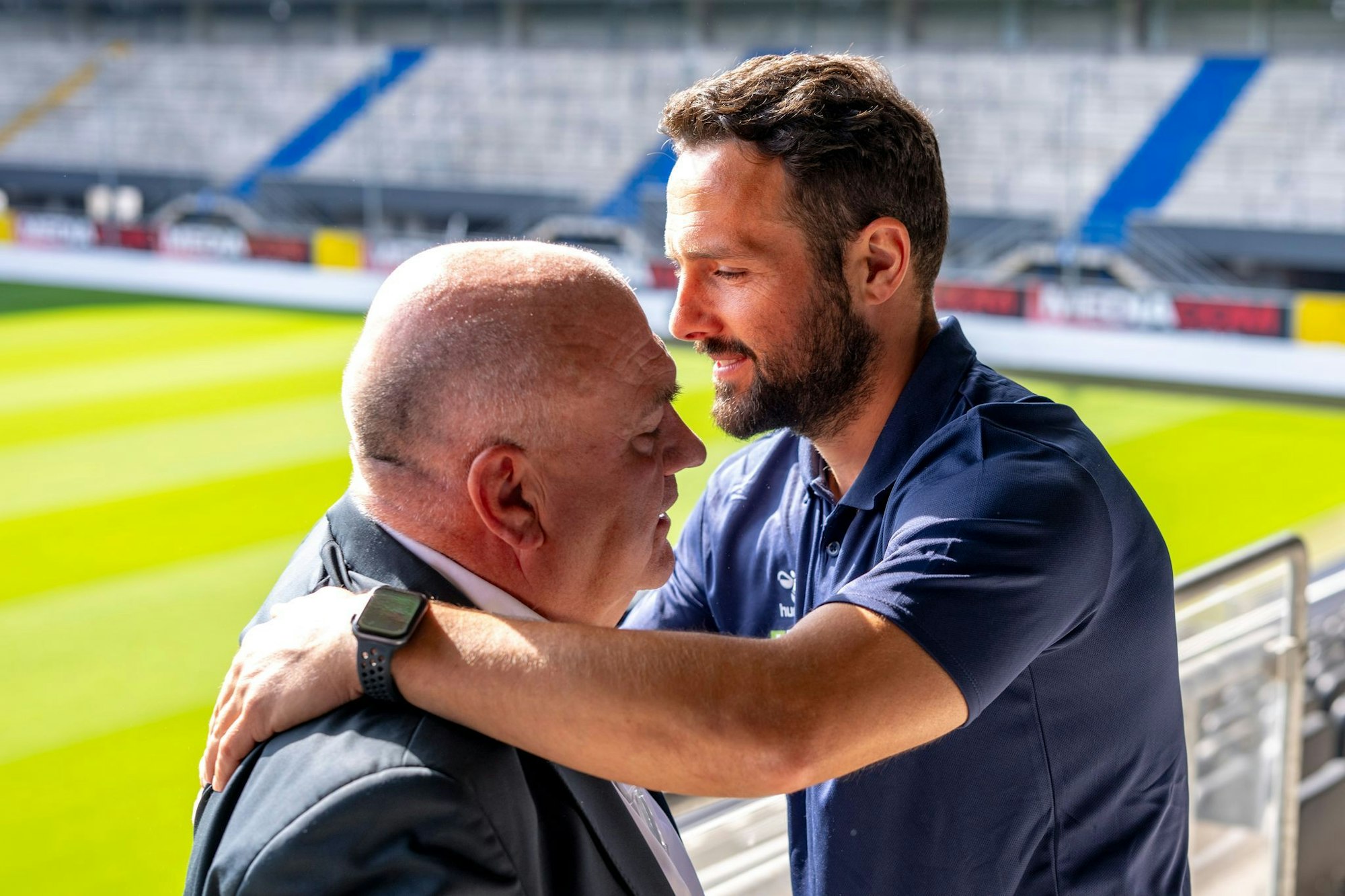 Präsident Thomas Sagel (l) und Trainer Ralf Kettemann (r) arbeiten künftig mit dem neuen Sportchef Sebastian Lange zusammen.