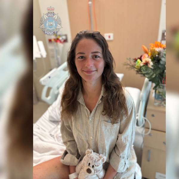 Das von der Polizei zur Verfügung gestellte Bild zeigt Carolina im Krankenhaus. Wenige Tage nach ihrer Rettung aus der australischen Wildnis hat sich die deutsche Backpackerin emotional bei allen Helfern bedankt.