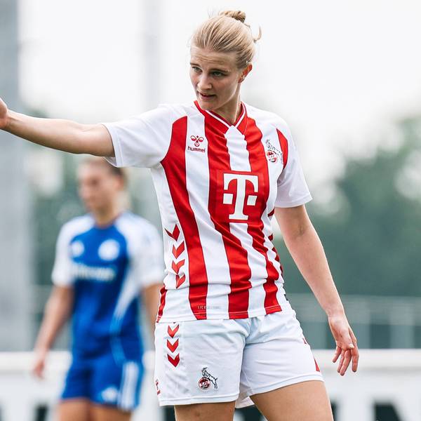 Testspiel: Schalke 04- 1.FC Köln 13.07.2025 Anna-Lena Stolze 1. FC Köln, 7 zeigt an beim Testspiel: Schalke 04- 1.FC Köln Gelsenkirchen, Parkstadion am 13.07.2025 *** Test match Schalke 04 1 FC Köln 13 07 2025 Anna Lena Stolze 1 FC Köln, 7 displays at the test match Schalke 04 1 FC Köln Gelsenkirchen, Parkstadion on 13 07 2025 Copyright: xBEAUTIFULxSPORTS/Freisenx