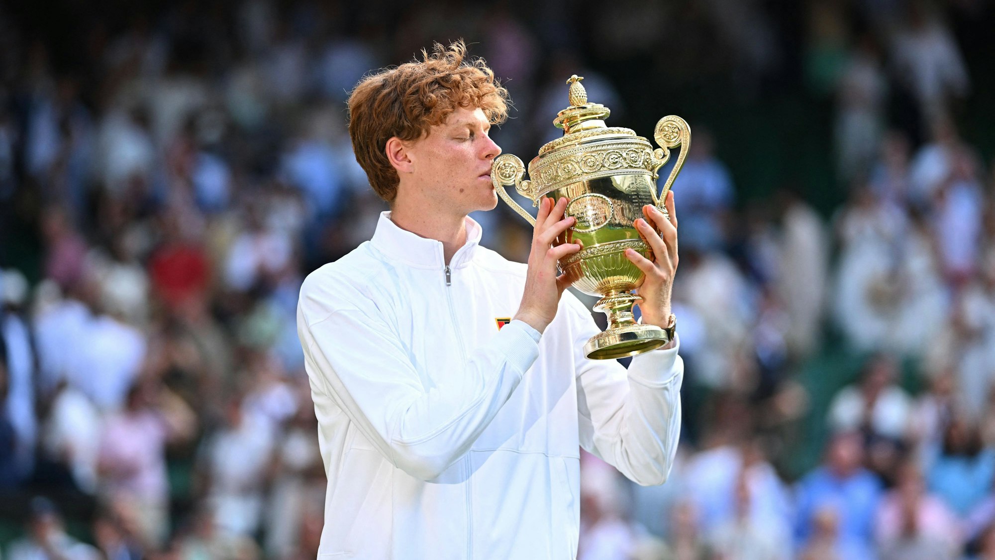 Jannik Sinner nach dem Finale in Wimbledon 2025: Der Südtiroler gewinnt als erster Italiener den prestigeträchtigen Rasenklassiker in London.