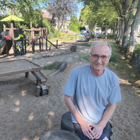 Der inklusive Spielplatz am Talweg im Ortskern sei ein gutes Beispiel sozialdemokratischer Politik, sagt SPD-Kandidat Thomas Glass.
