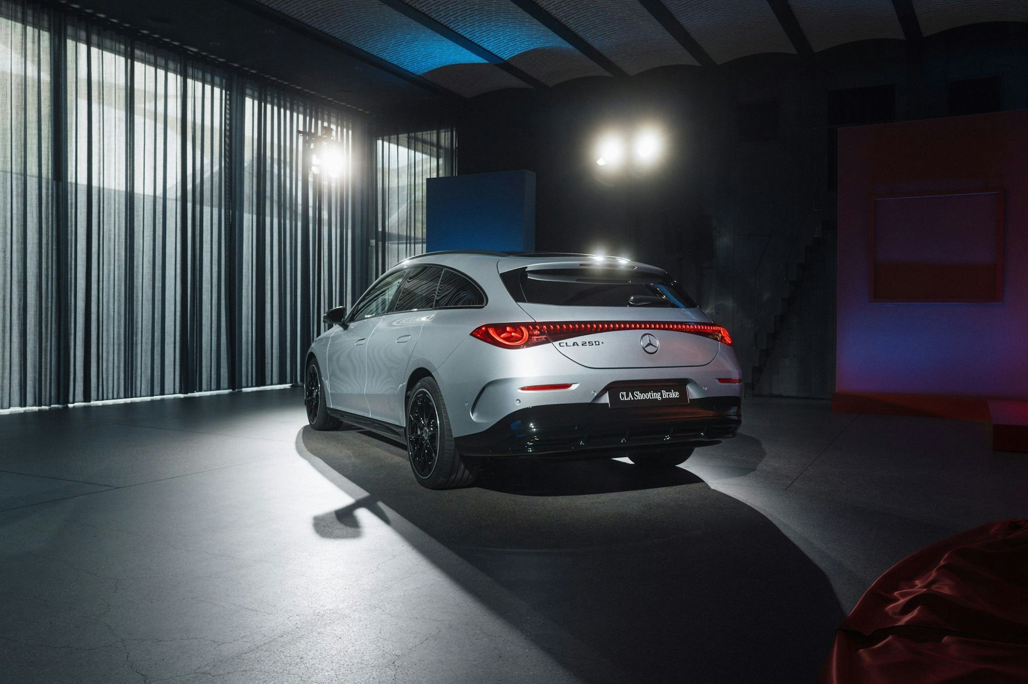 Mit großer Heckklappe und viel Laderaum: Der CLA Shooting Brake von Mercedes soll voraussichtlich im Frühjahr 2026 auf den Markt kommen.