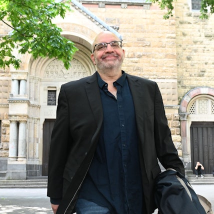 Gespräch mit Drehbuchautor und Regisseur Sathyan Ramesh zu seinem neuen Film „Nächte vor Hochzeiten“ am 9. August in der ARD.