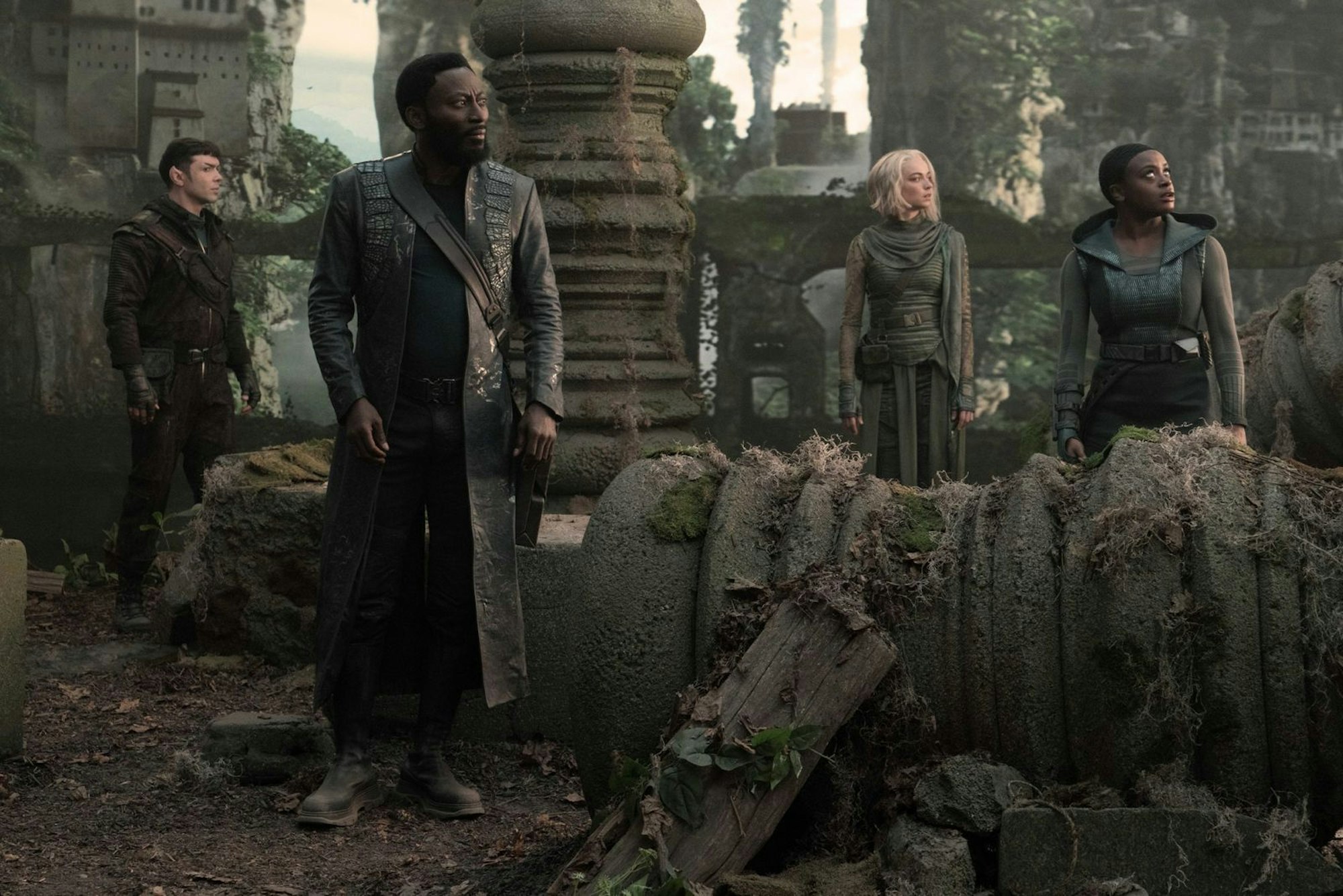 „Planet der Woche“-Prinzip bei „Star Trek: Strange New Worlds“: In jeder Episode muss die Crew der Enterprise ein neues Abenteuer bestehen, in dem oft eine moralische oder gar philosophische Frage behandelt wird. Ganz im Geiste der Originalserie aus den 60-ern. (Bild: Paramount+)
