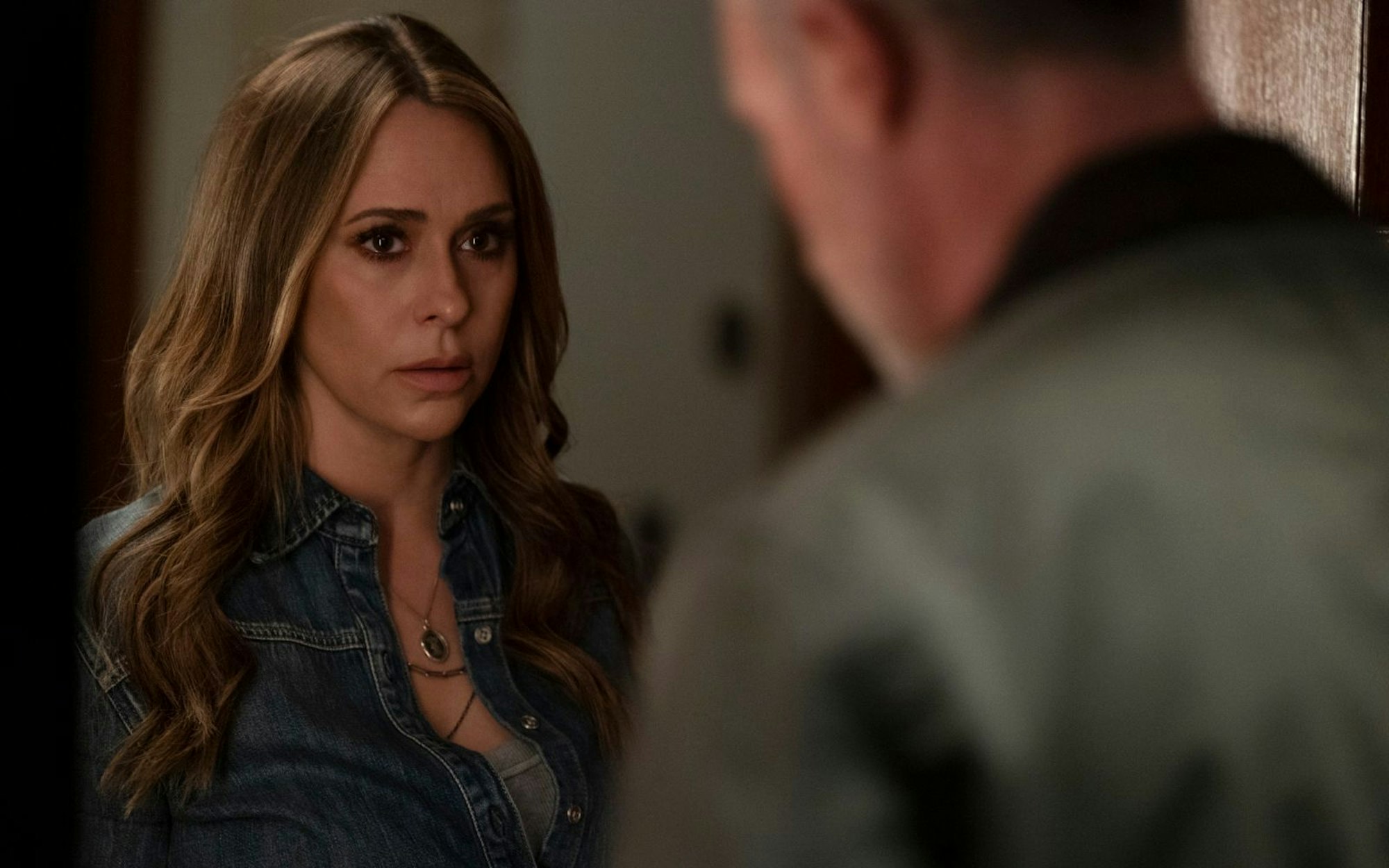 Jennifer Love Hewitt spielte 1997 in „Ich weiß, was du letzten Sommer getan hast“ eine Hauptrolle, 28 Jahre später ist sie auch in der gleichnamigen Fortsetzung des Horror-Slashers zu sehen. (Bild: 2024 CTMG/Sony Pictures)