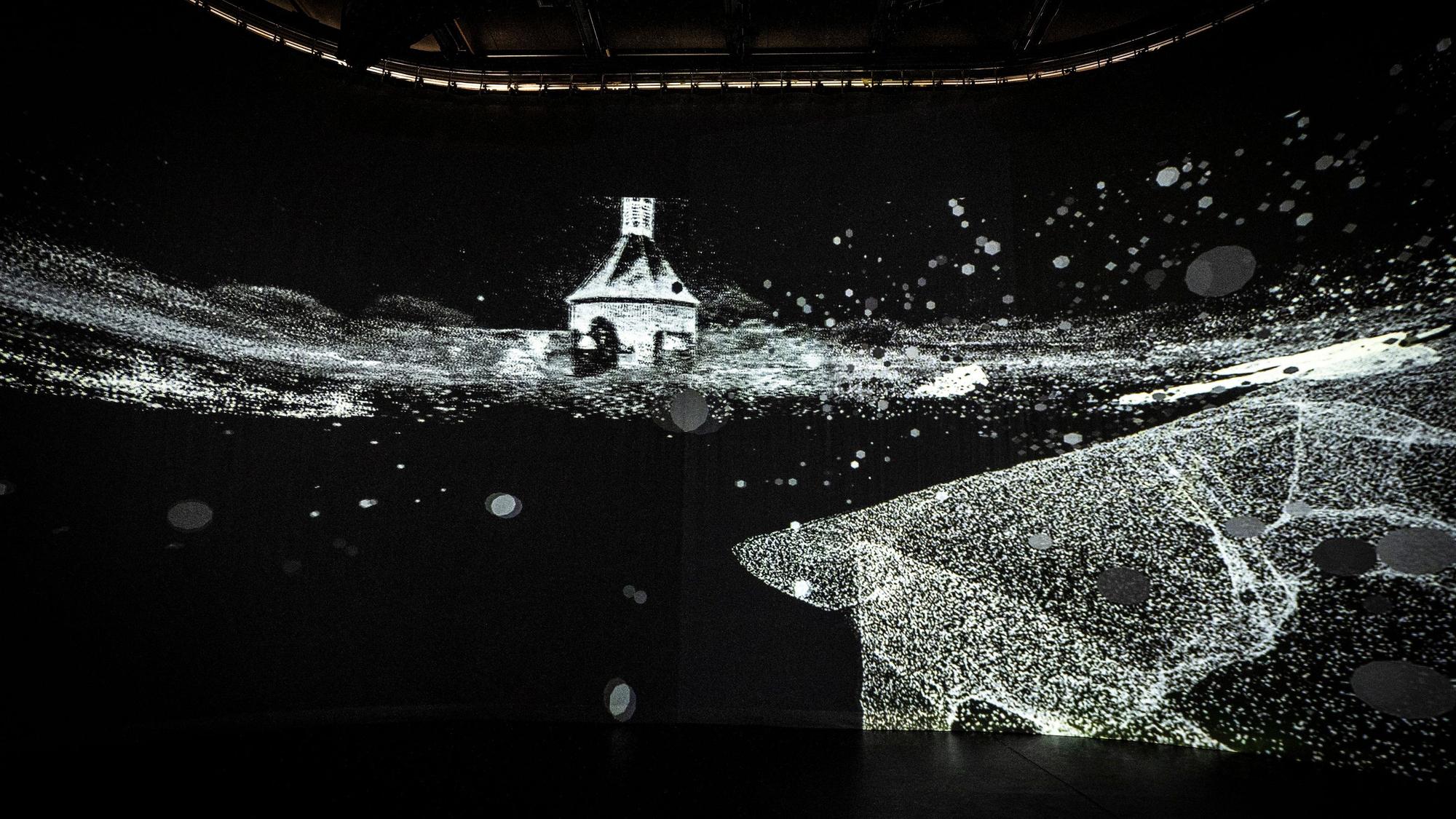 Lisa James' Installation „Returning to Paradise“ ist beim Rundgang der Kunsthochschule für Medien Köln zu sehen.
