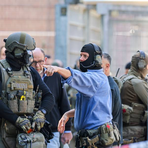 Immer mehr Kinder und Jugendliche sind das Ziel von Terrorismus-Razzien. In NRW planten 15 und 16 Jahre alte Jungen in einer Chatgruppe Anschläge auf Polizeistationen, Kirchen oder Synagogen unter anderem in Köln und Düsseldorf.