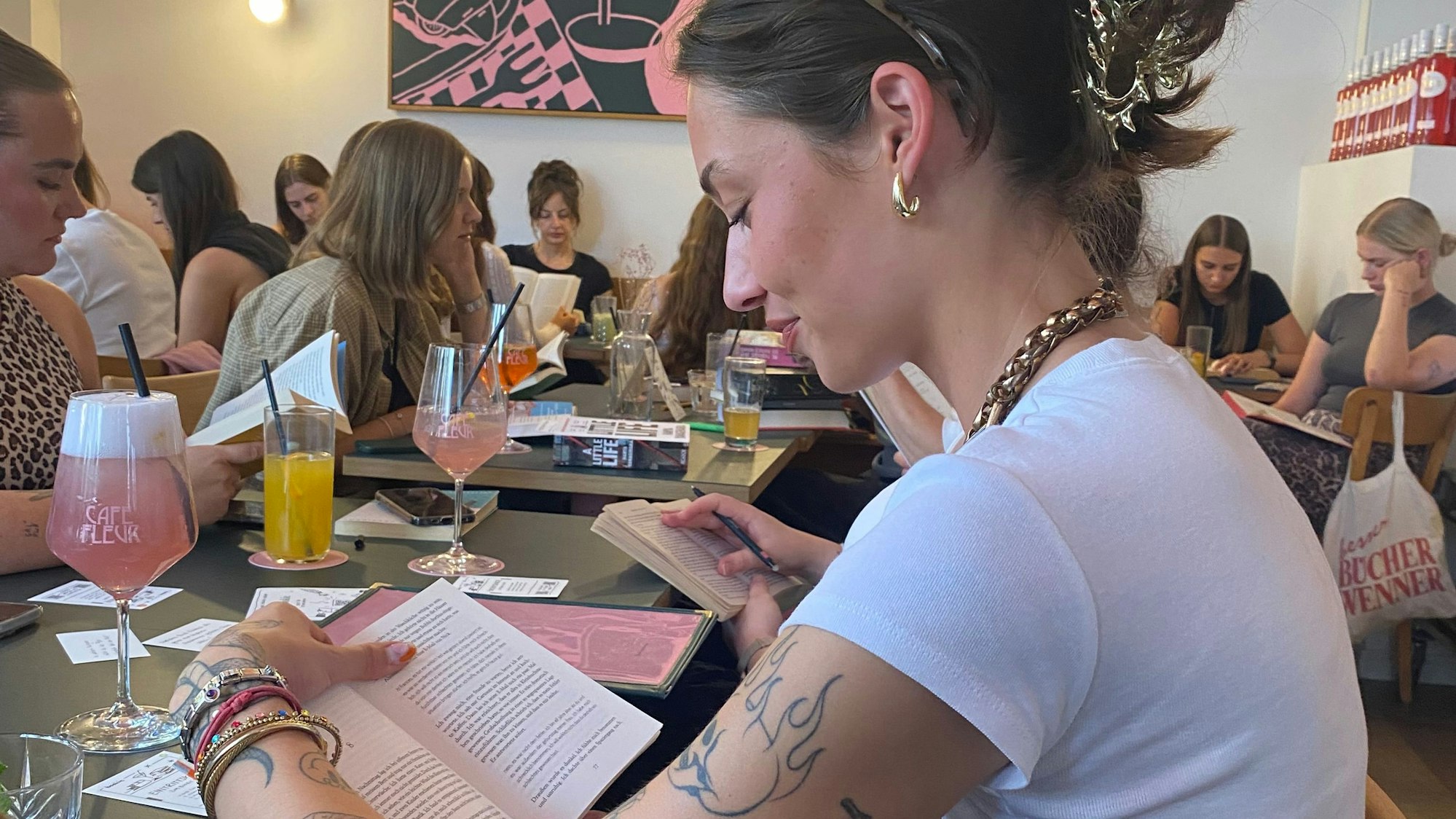 Social Reading Party im Café Fleur