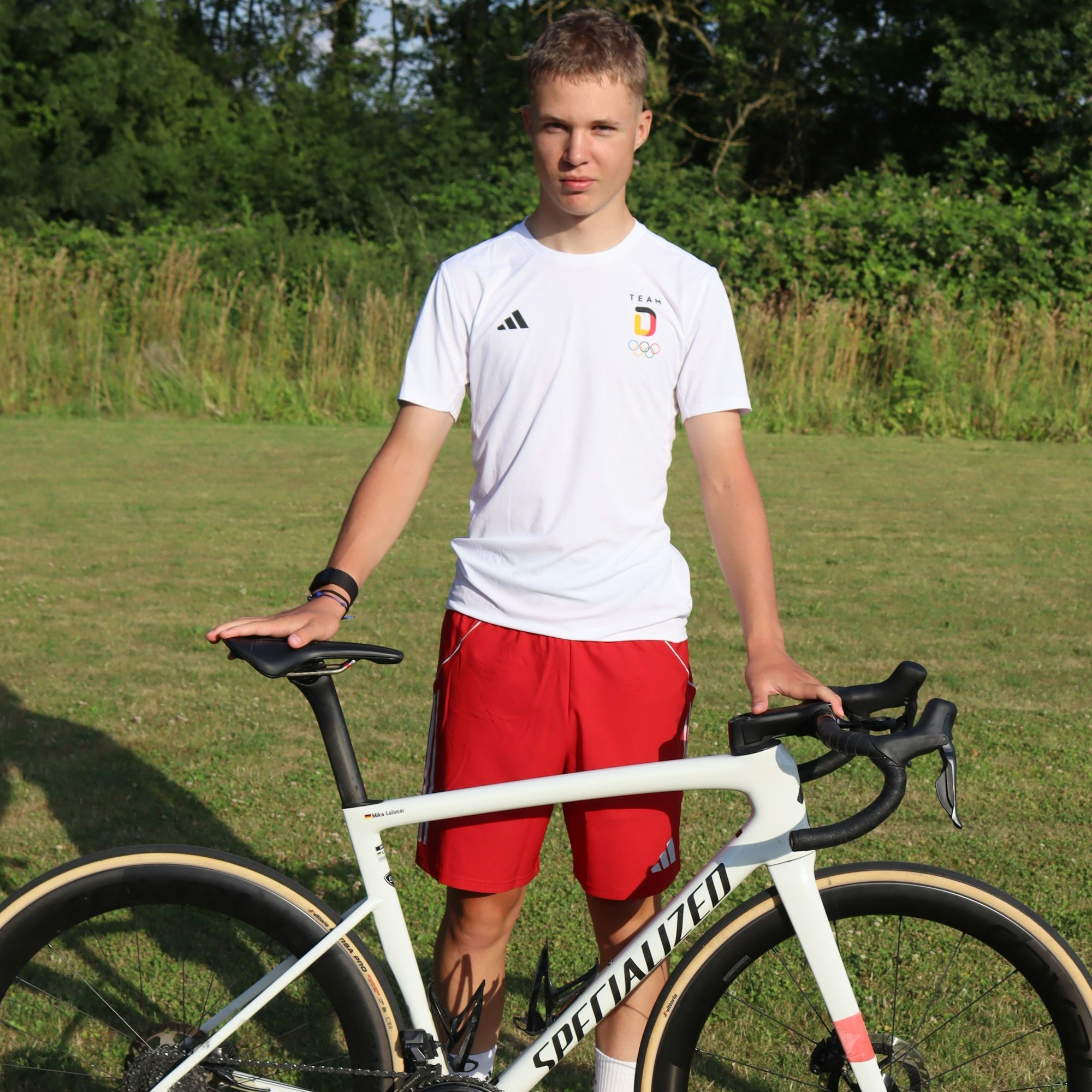 Rennradfahrer Mika Lohmar aus Flamersheim startet für Deutschland bei der Jugendolympiade in Skopje.