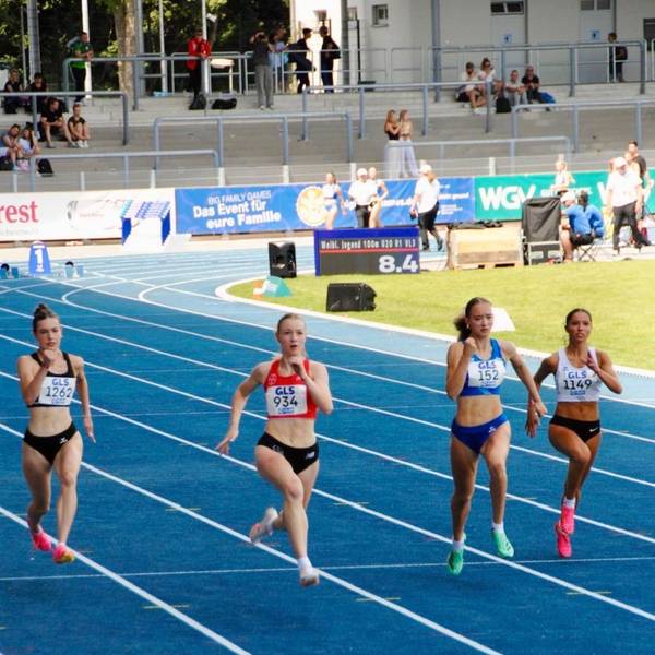 Bild von einem 100-Meter-Lauf der Frauen.