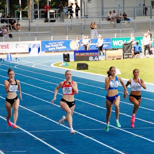 Bild von einem 100-Meter-Lauf der Frauen.