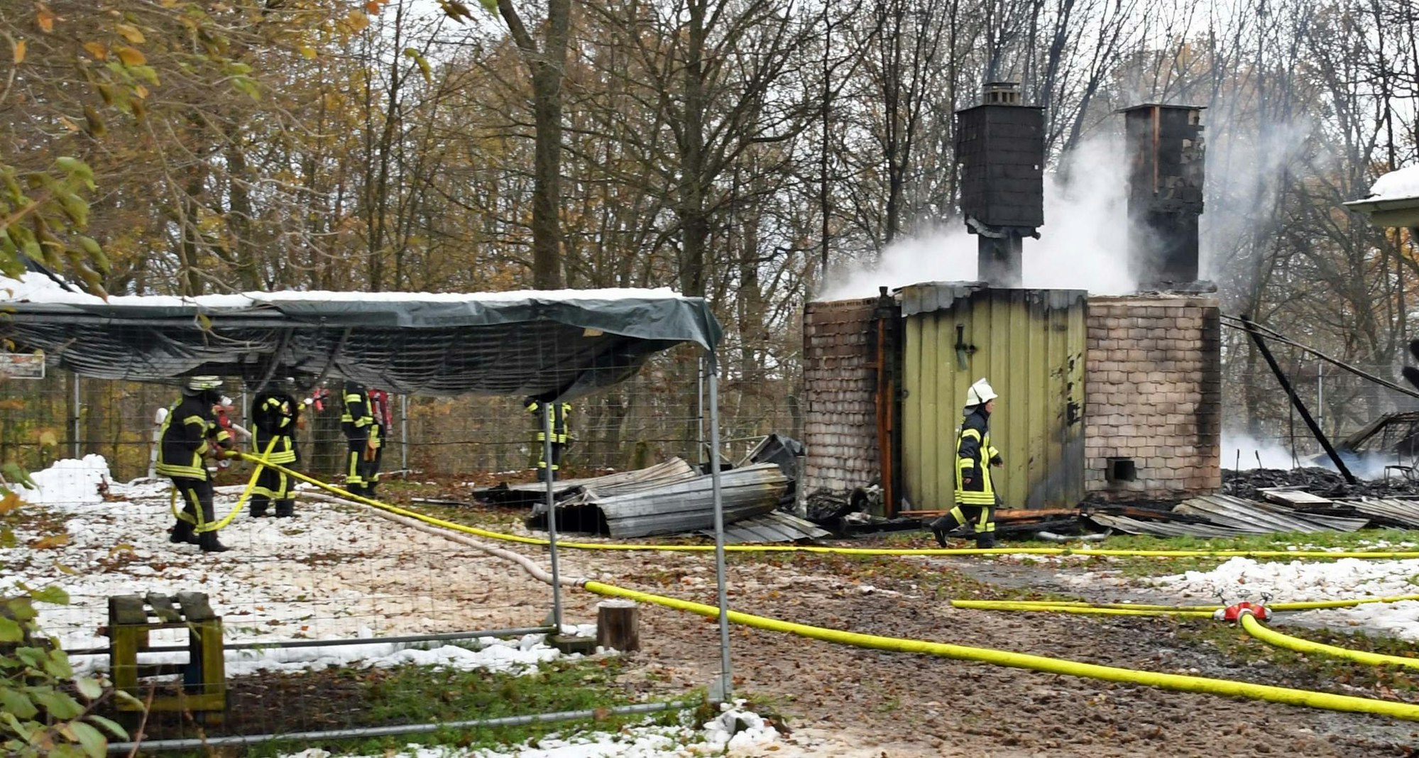 Acht Monate nach einer Brandstiftung in einer Flüchtlingsunterkunft in der Eifel kommt ein 35 Jahre alter Mann in Aachen vor Gericht. (Archivfoto)