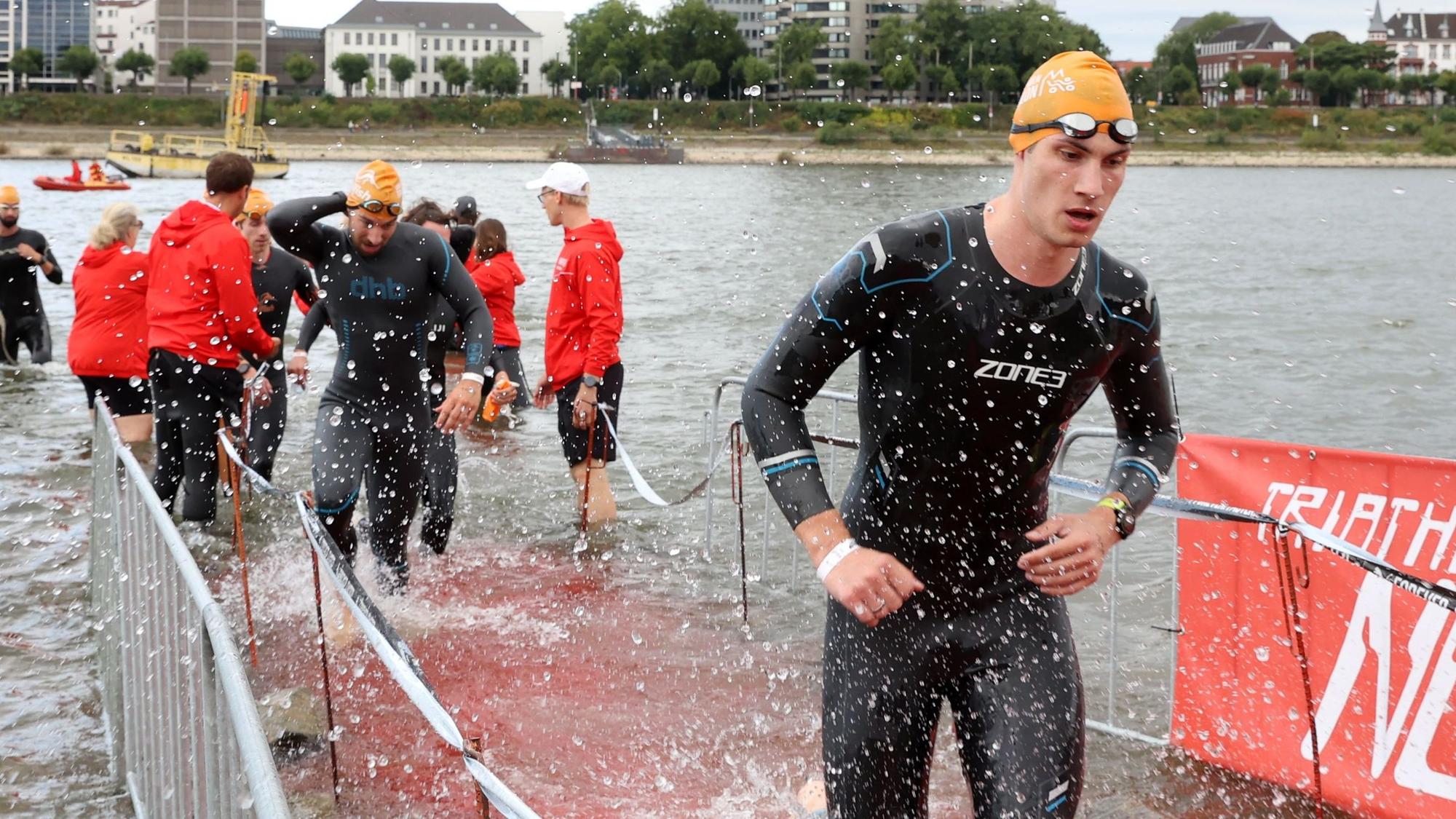 Teilnehmer beim Köln-Triathlon 2024