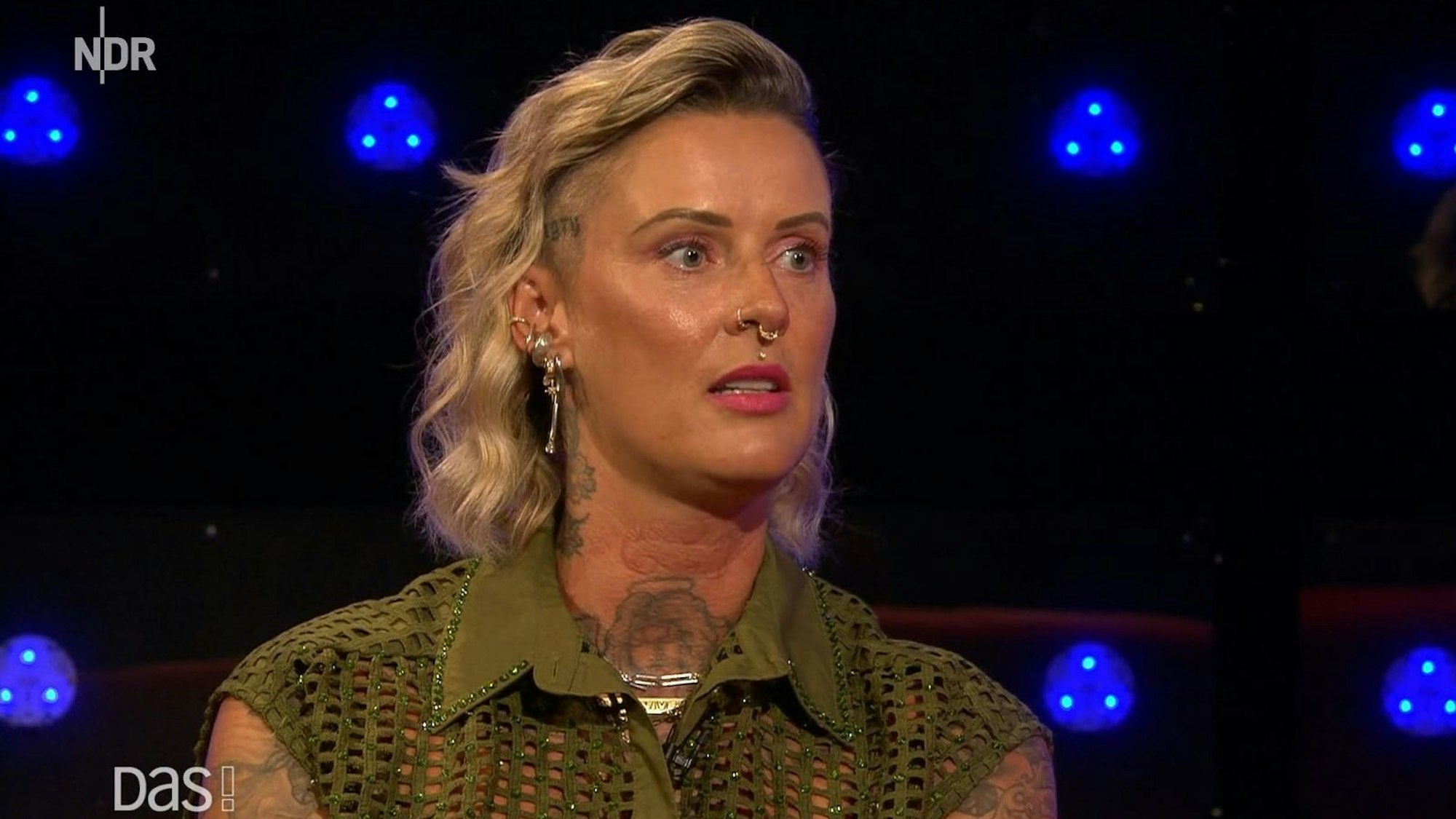 In der NDR-Sendung „DAS!“ blickte Musikerin Jennifer Weist auf ihr bewegtes Leben zurück. (Bild: ARD)