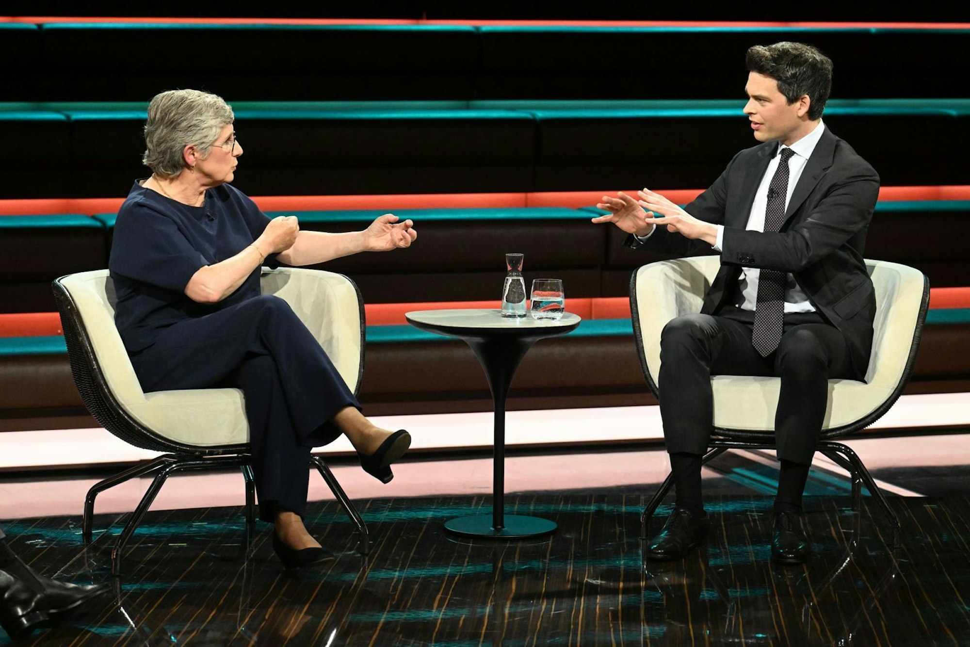 Im Streitgespräch mit CDU-Politiker Christoph Ploß kritisierte Grünen-Fraktionsvorsitzende Britta Haßelmann das Versagen von Jens Spahn. (Bild: ZDF / Cornelia Lehmann)