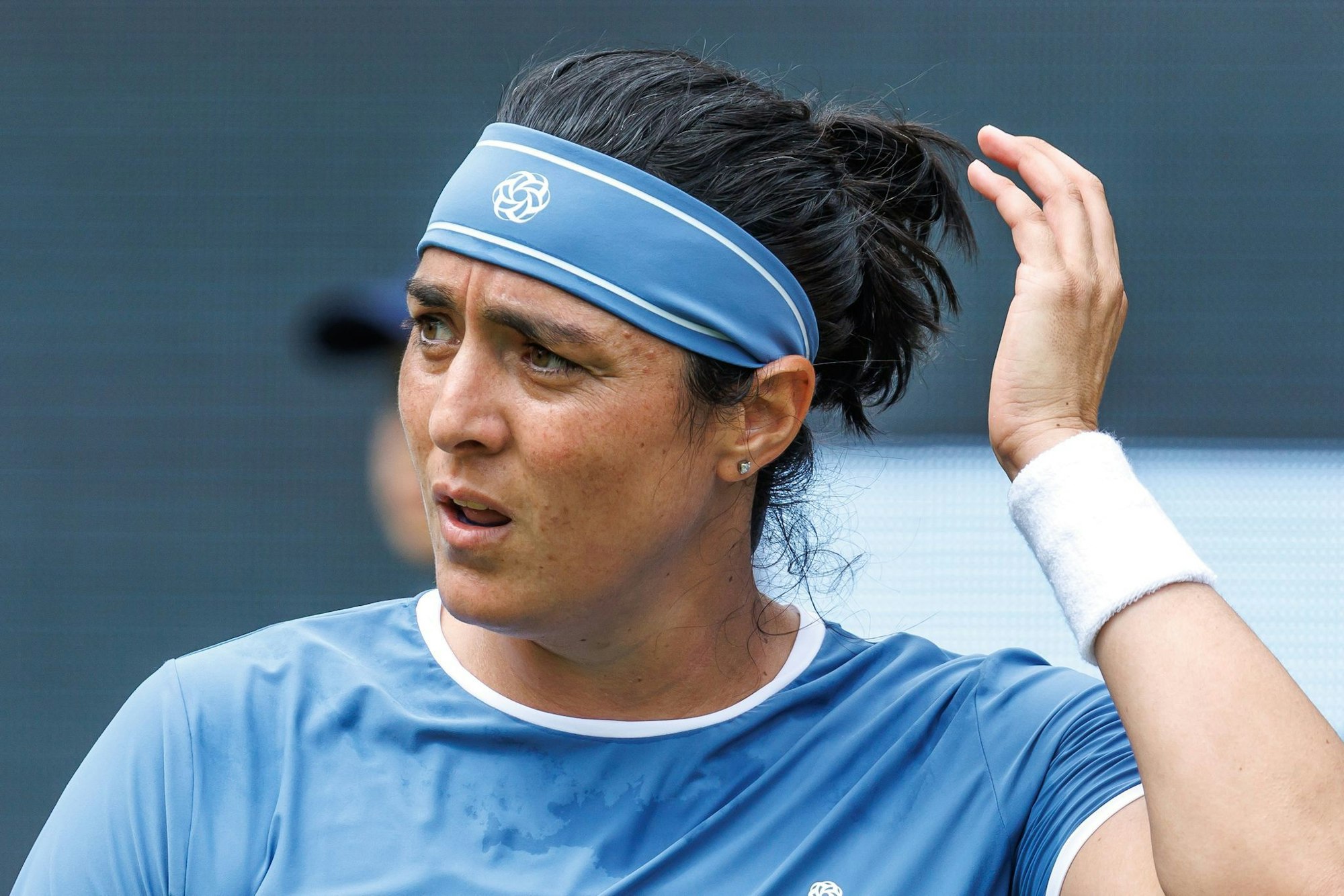 Tennisspielerin Ons Jabeur legt eine Pause ein.