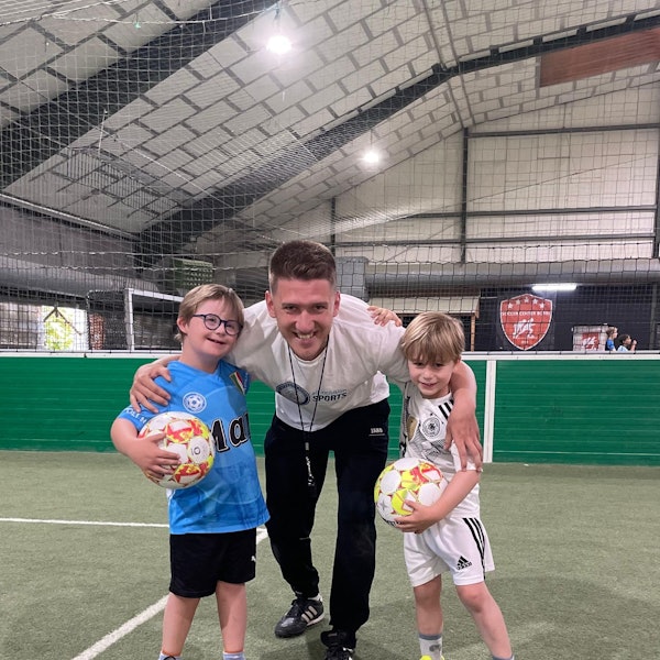 Gründer und Leiter des Vereins, Tobias Gemein, trainiert Kinder mit und ohne Einschränkung. Gesonderte Gruppen gibt es im Verein nicht.