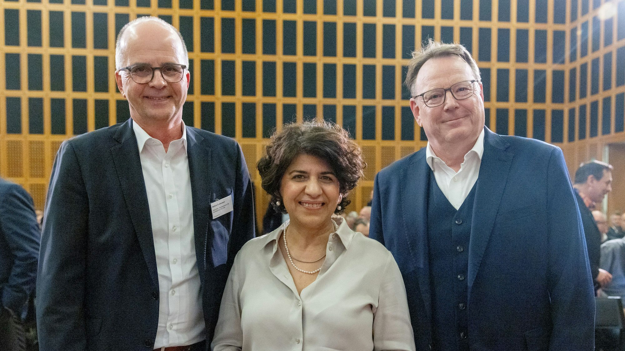 Die OB-Kandidierenden für die Kölner Kommunalwahl im Herbst, Markus Greitemann (CDU), Berivan Aymaz (Grüne) und Torsten Burmester (SPD)