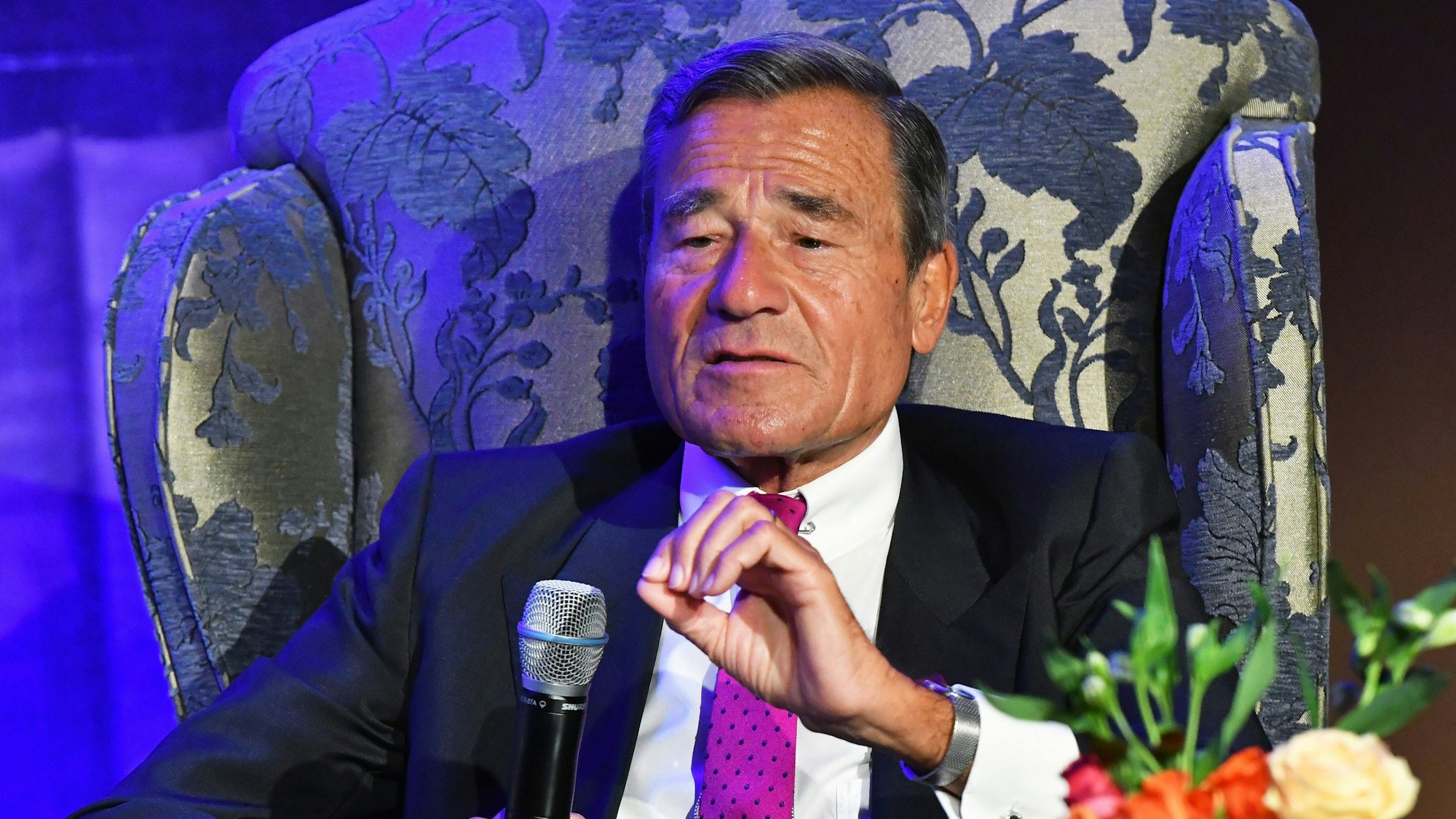 Wolfgang Grupp spricht bei einer Veranstaltung.