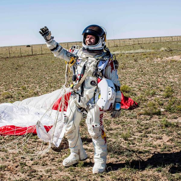 Felix Baumgartner nach seinem Sprung aus dem Weltall.