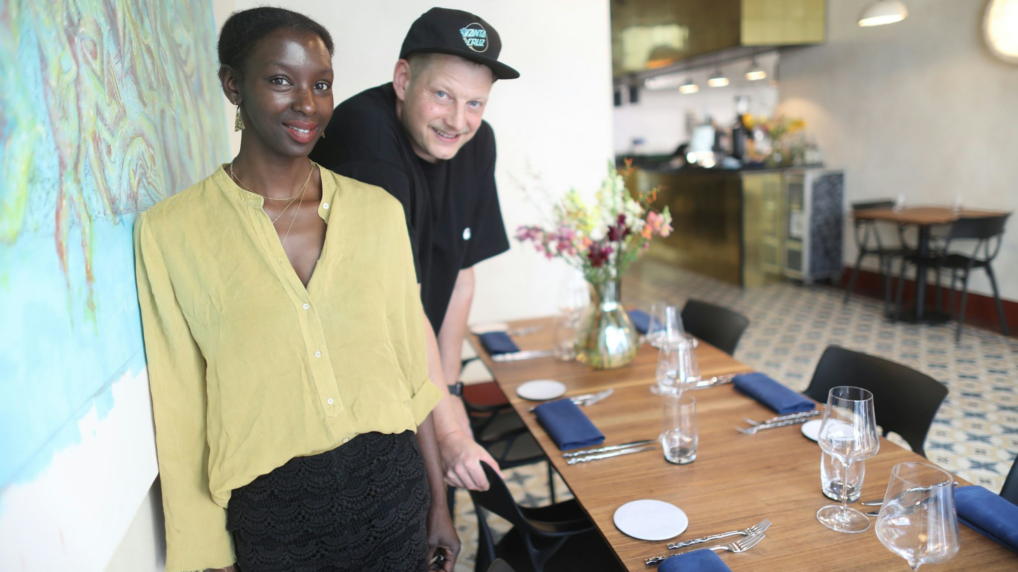 17.07.2025, Köln: Gastrokritik von Carsten Henn („Henns Geschmackssache“) über das „Vunky“. Am Kölner Eigelstein ist jetzt nicht nur Musik, sondern auch Gemüse pur. Das Restaurant Vunky bietet mit einer „pflanzenbasierter Küche“ tolle Produkte und pure Aromen. Foto: Arton Krasniqi