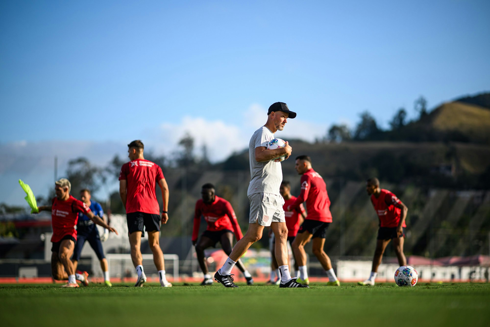 Erik ten Hag im Trainingslager in Rio de Janeiro bei der Arbeit