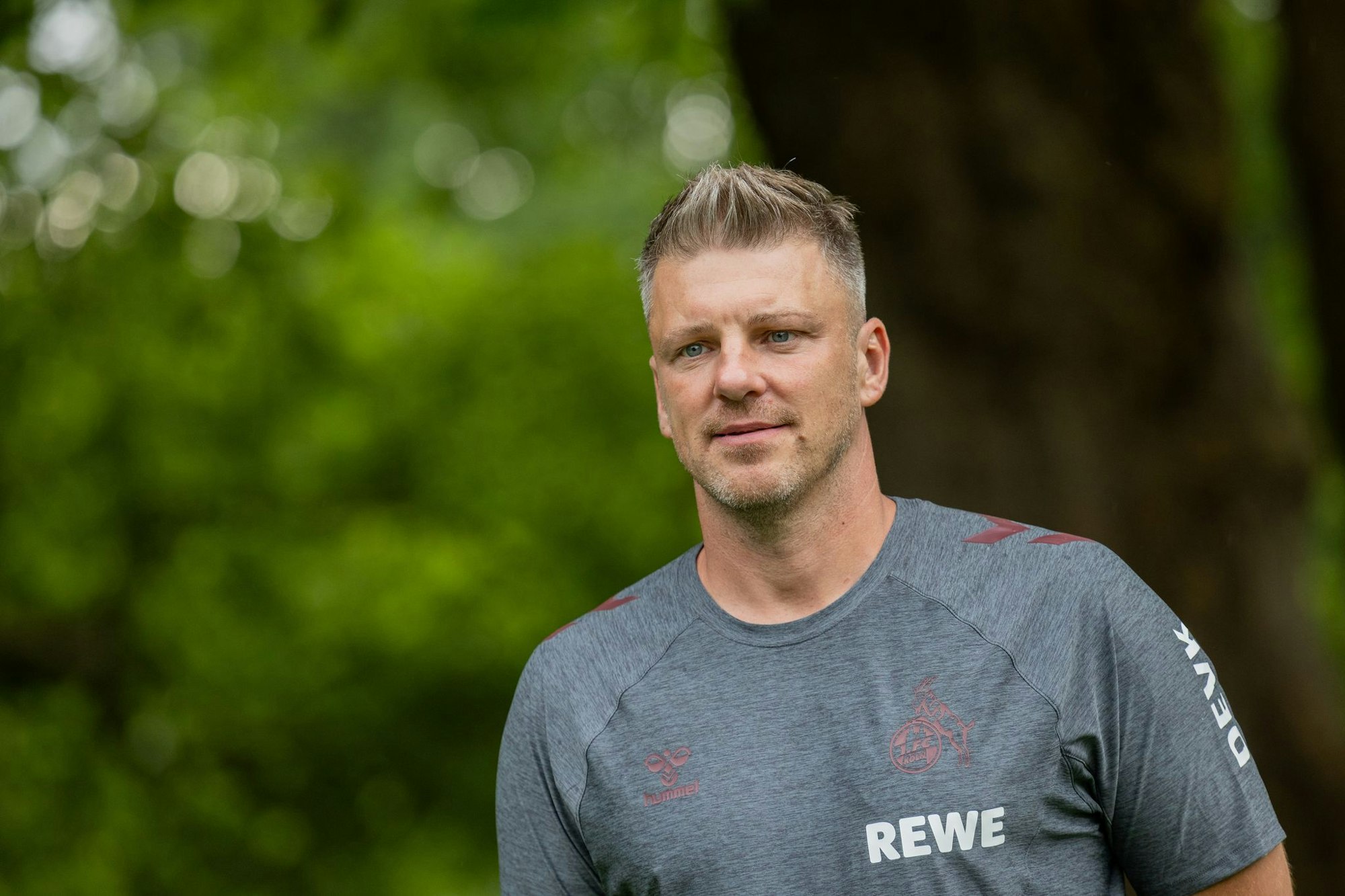 Nach dem 2:2 im Testspiel gegen Fortuna Köln unzufrieden: FC-Trainer Lukas Kwasniok.