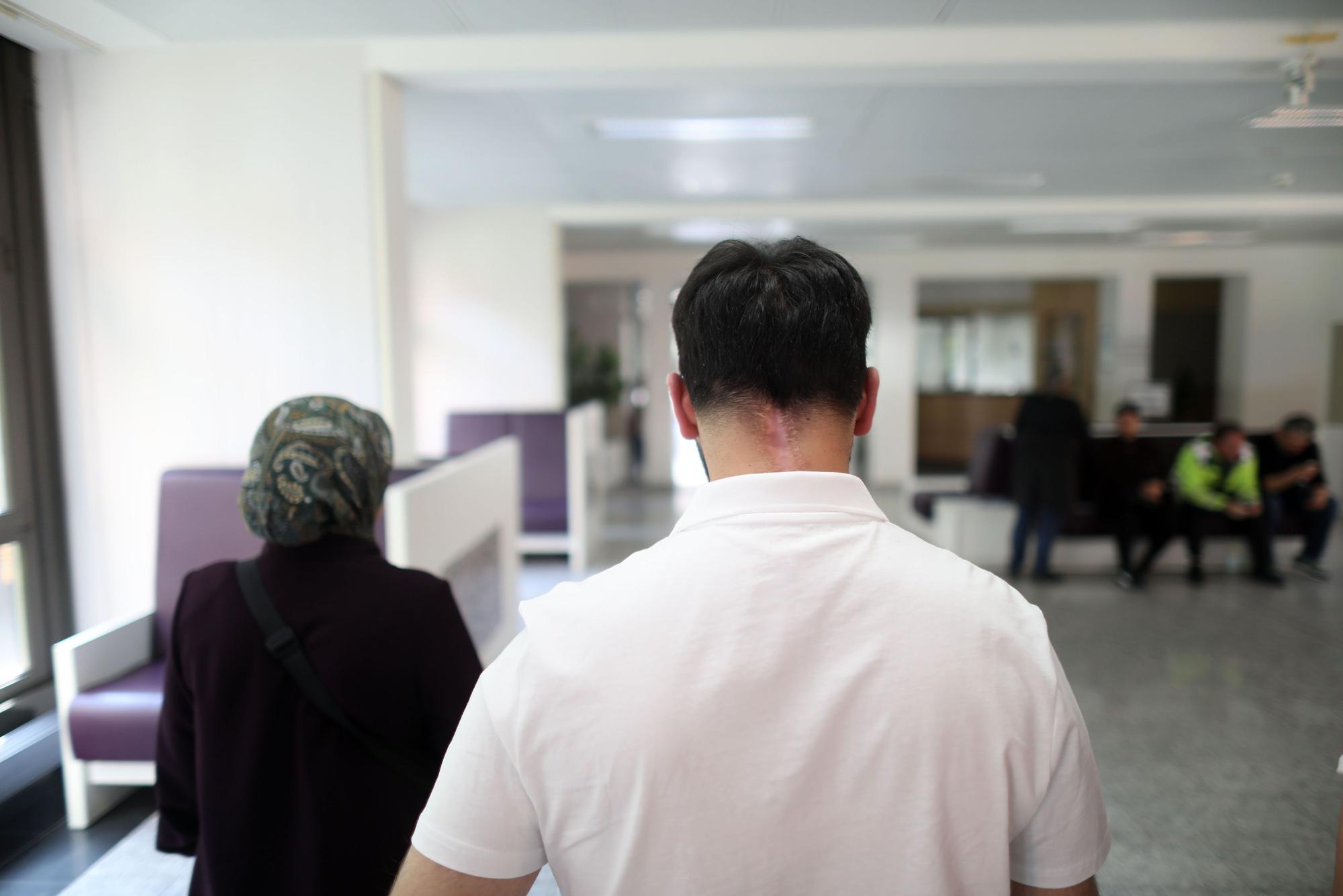 Besuch bei Yusuf Taspinar, der einen schweren Arbeitsunfall hatte und in der BG Klinik in Duisburg (eine von 13 bundesweit) wieder zurück ins Leben fand.