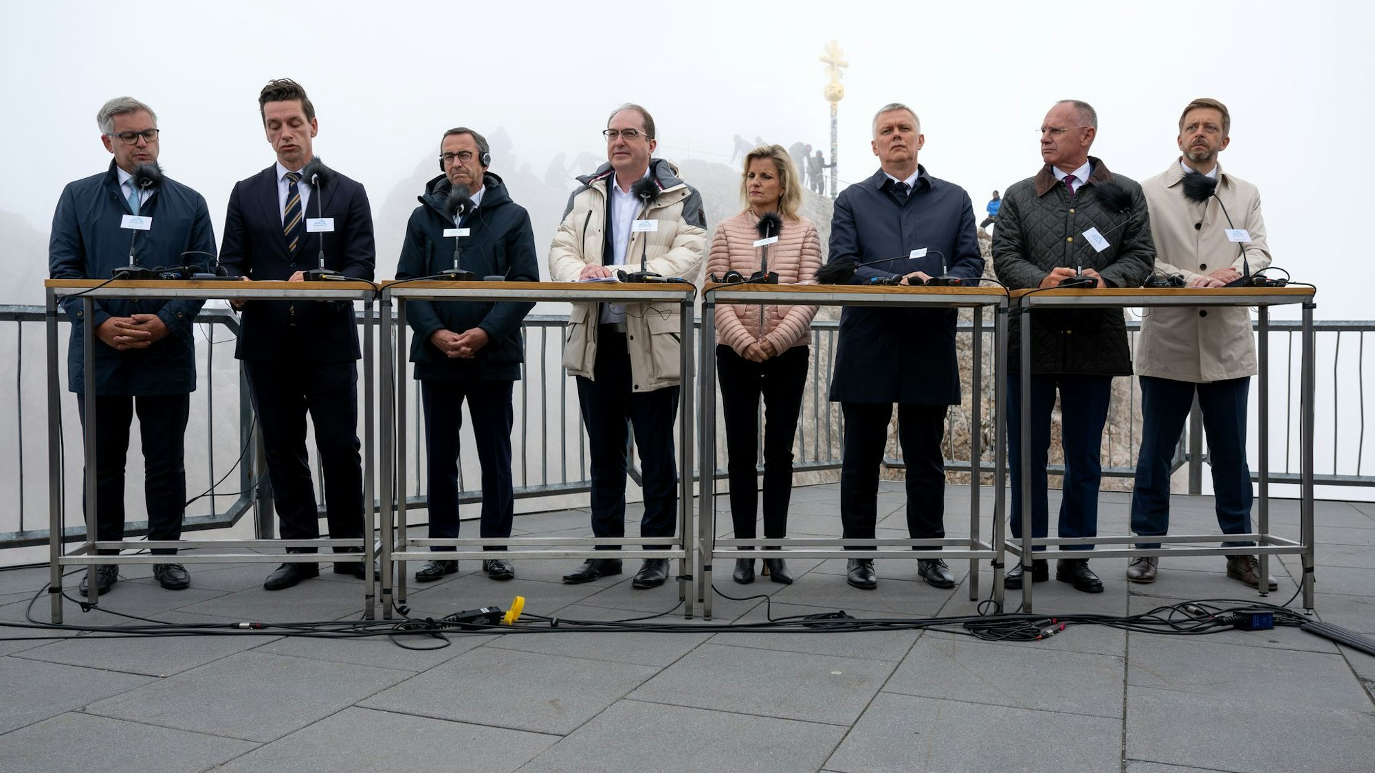 Bundesinnenminister Alexander Dobrindt (CSU) und mehrere Amtskollegen sind sich einig mit ihrem Ruf nach einer härteren Migrationspolitik.