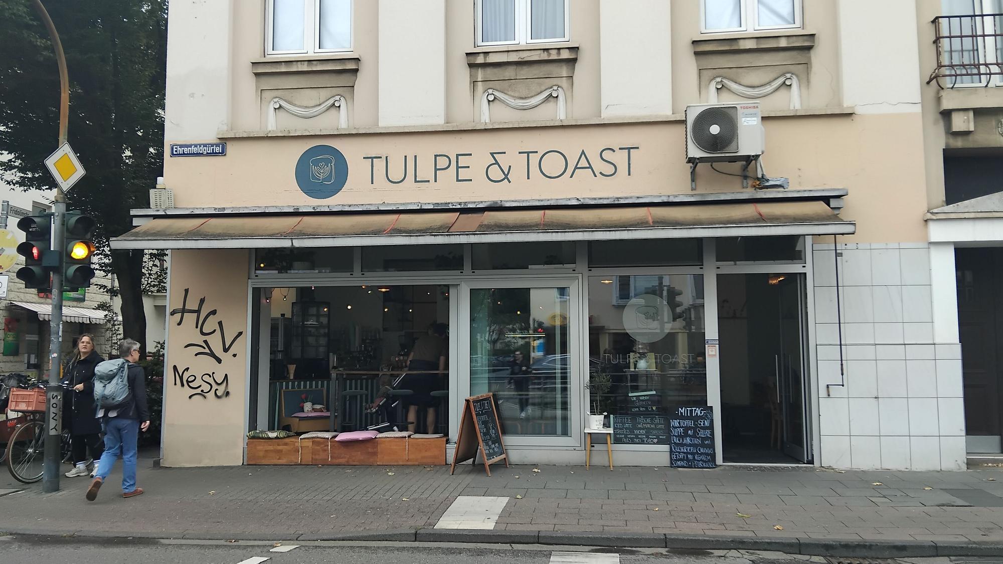 Das Café Tulpe & Toast auf dem Ehrenfeldgürtel.