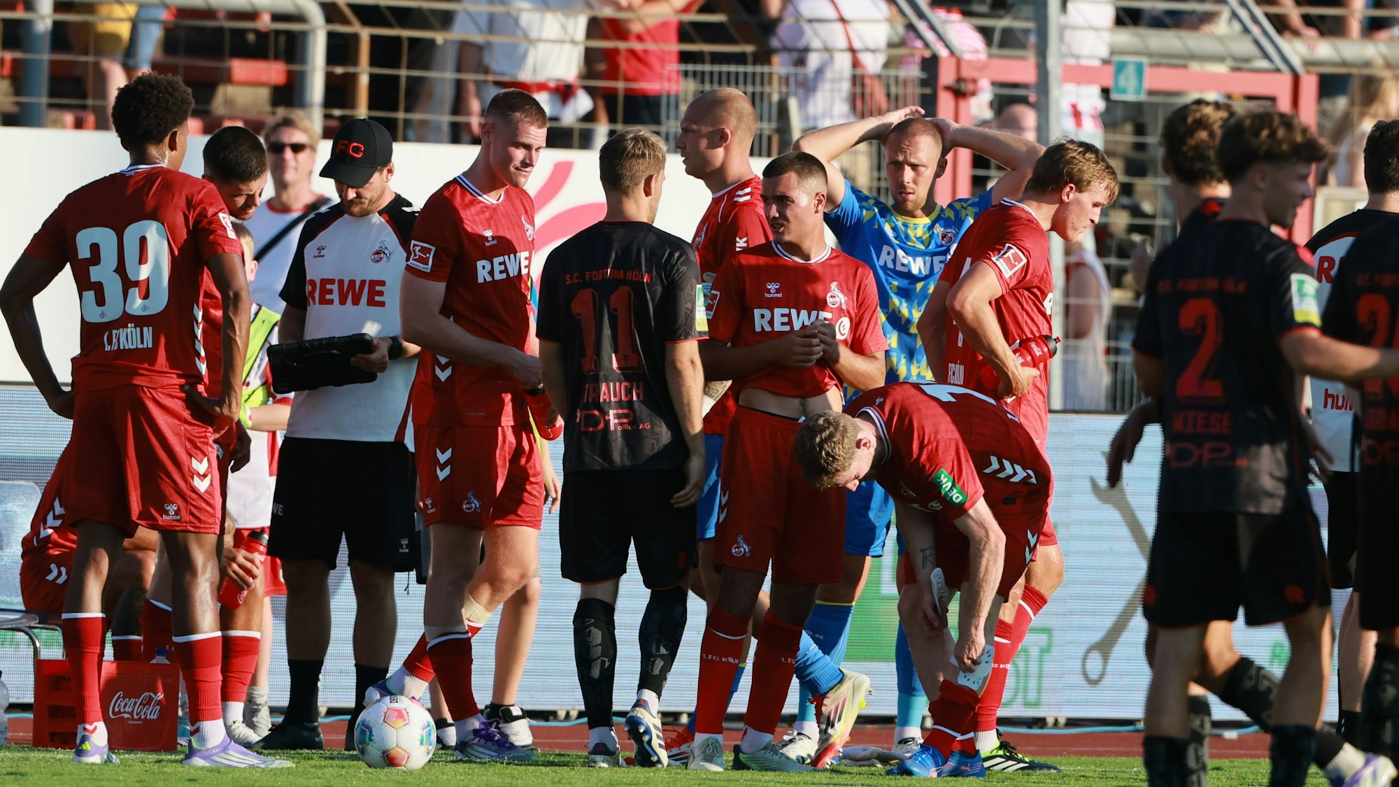 Das 2:2 im Test bei Fortuna Köln sorgte bei den FC-Profis und ihrem Trainer für lange Gesichter.
