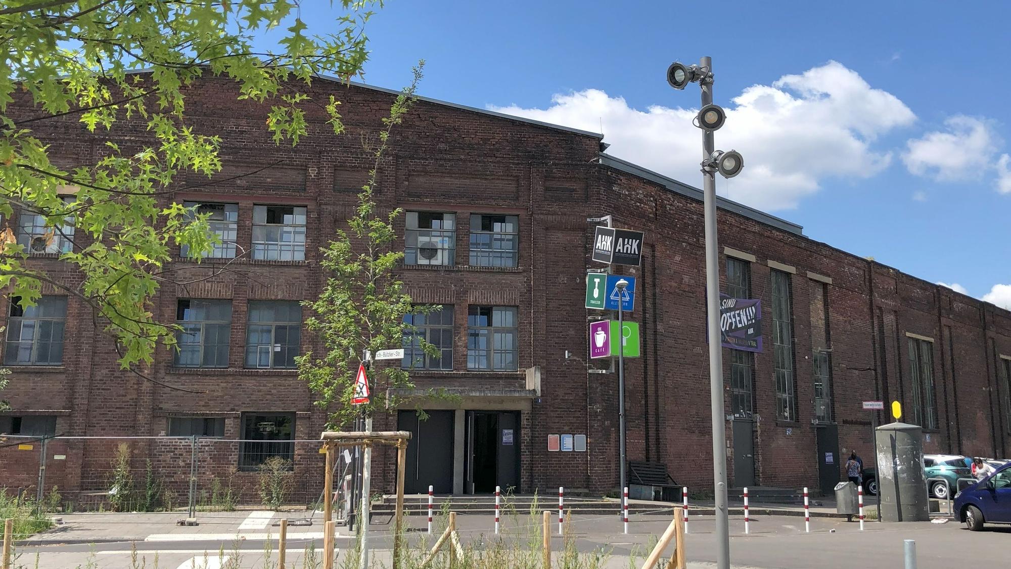 Außenansicht Jugendzentrum Abenteuerhallen Kalk