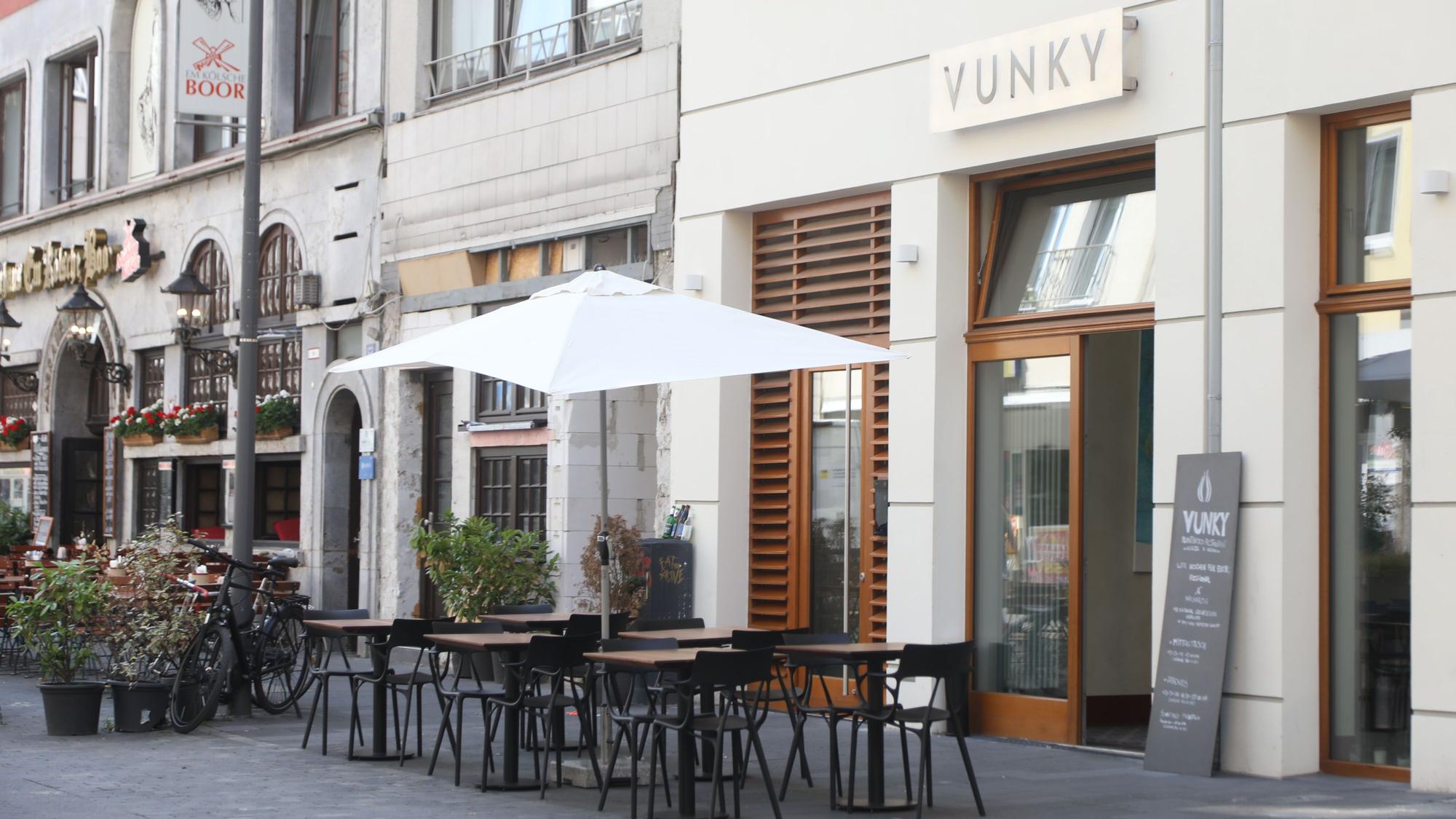 Das Vunky Foods am Eigelstein wurde von Gastrokritiker Carsten Henn zur Neueröffnung des Jahres 2025 gekürt.