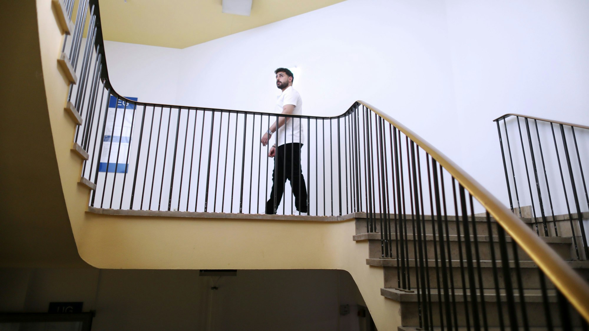 10.07.2025, Duisburg: Besuch bei Yusuf Taspinar, der einen schweren Arbeitsunfall hatte und in der BG Klinik in Duisburg (eine von 13 bundesweit) wieder zurück ins Leben fand. Foto: Arton Krasniqi