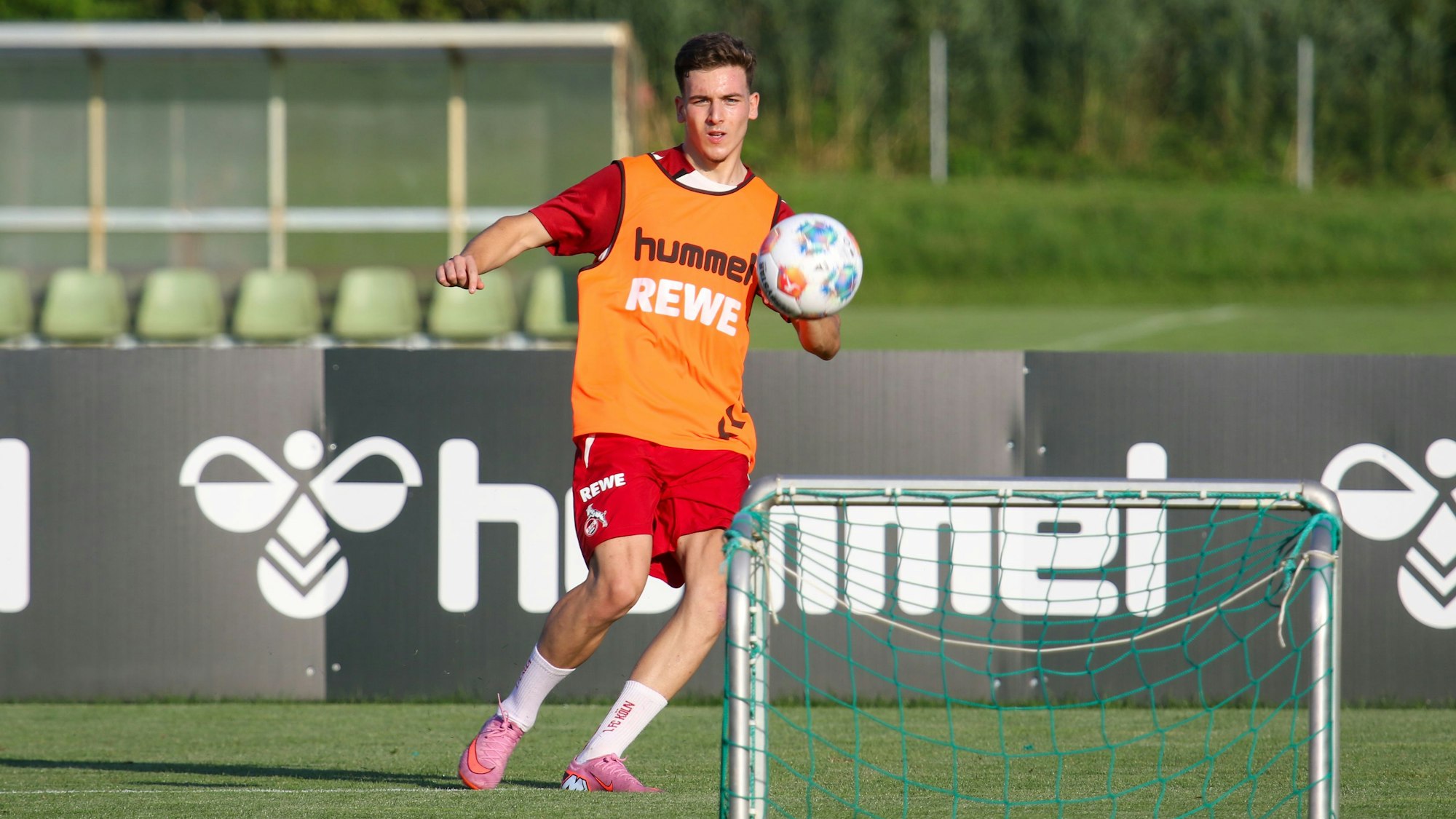 Said El Mala im Training des 1. FC Köln. Der Angreifer hat seinen Vertrag bis 2030 verlängert.