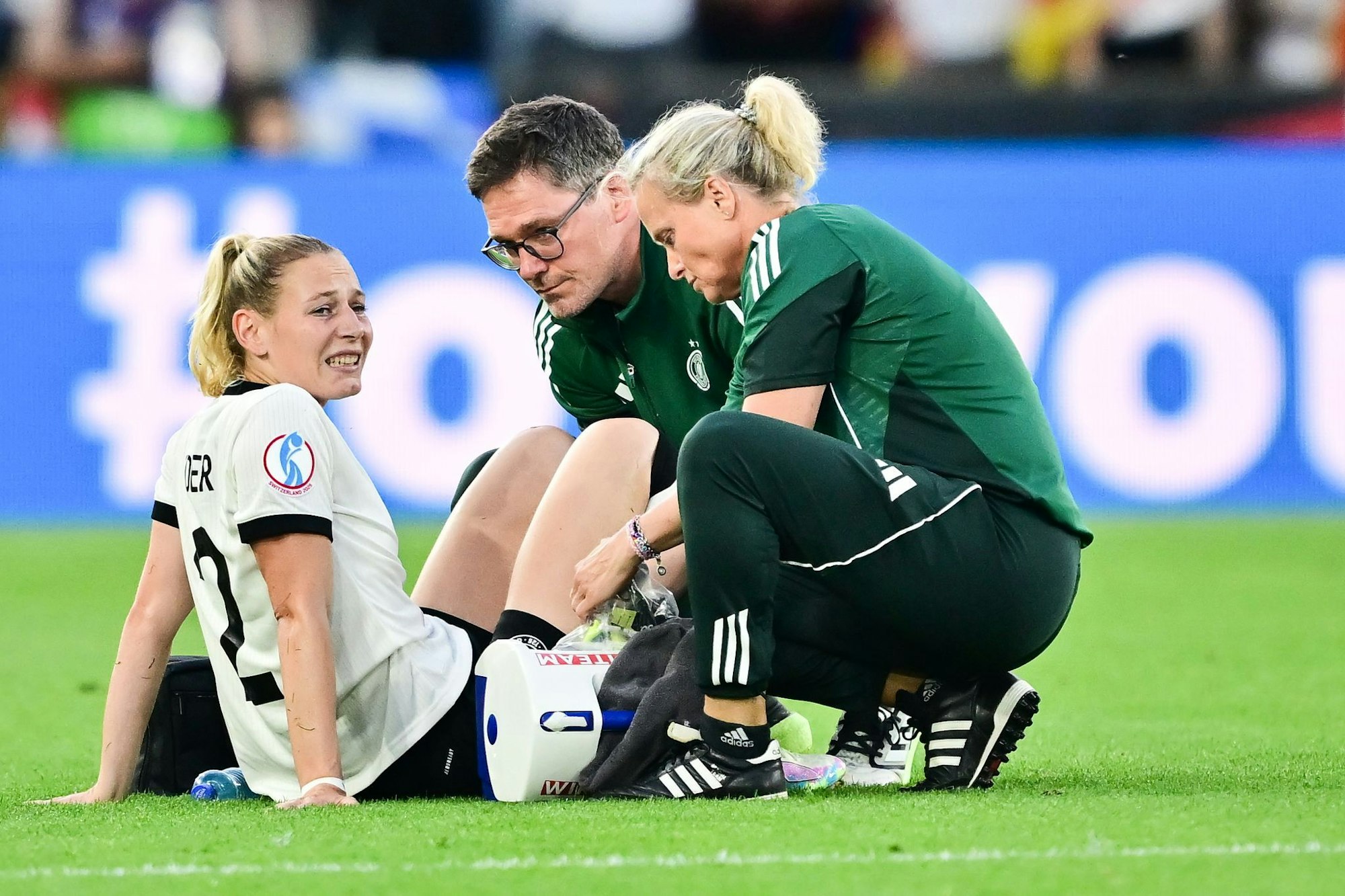Sarai Linder fällt für das EM-Halbfinale gegen Spanien verletzt aus.