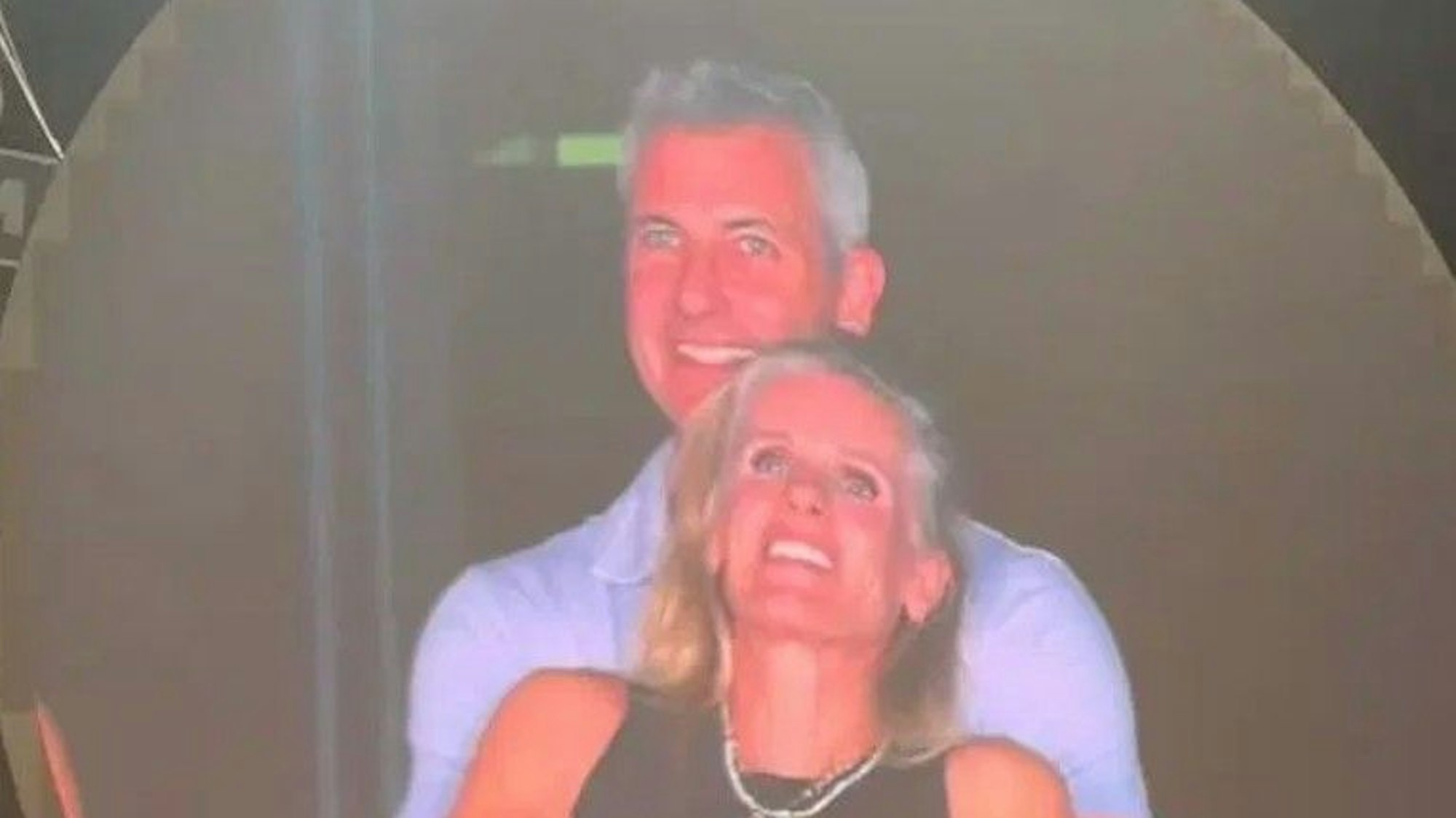 Andy Byron und Kristin Cabot auf der Kiss-Cam bei Coldplay