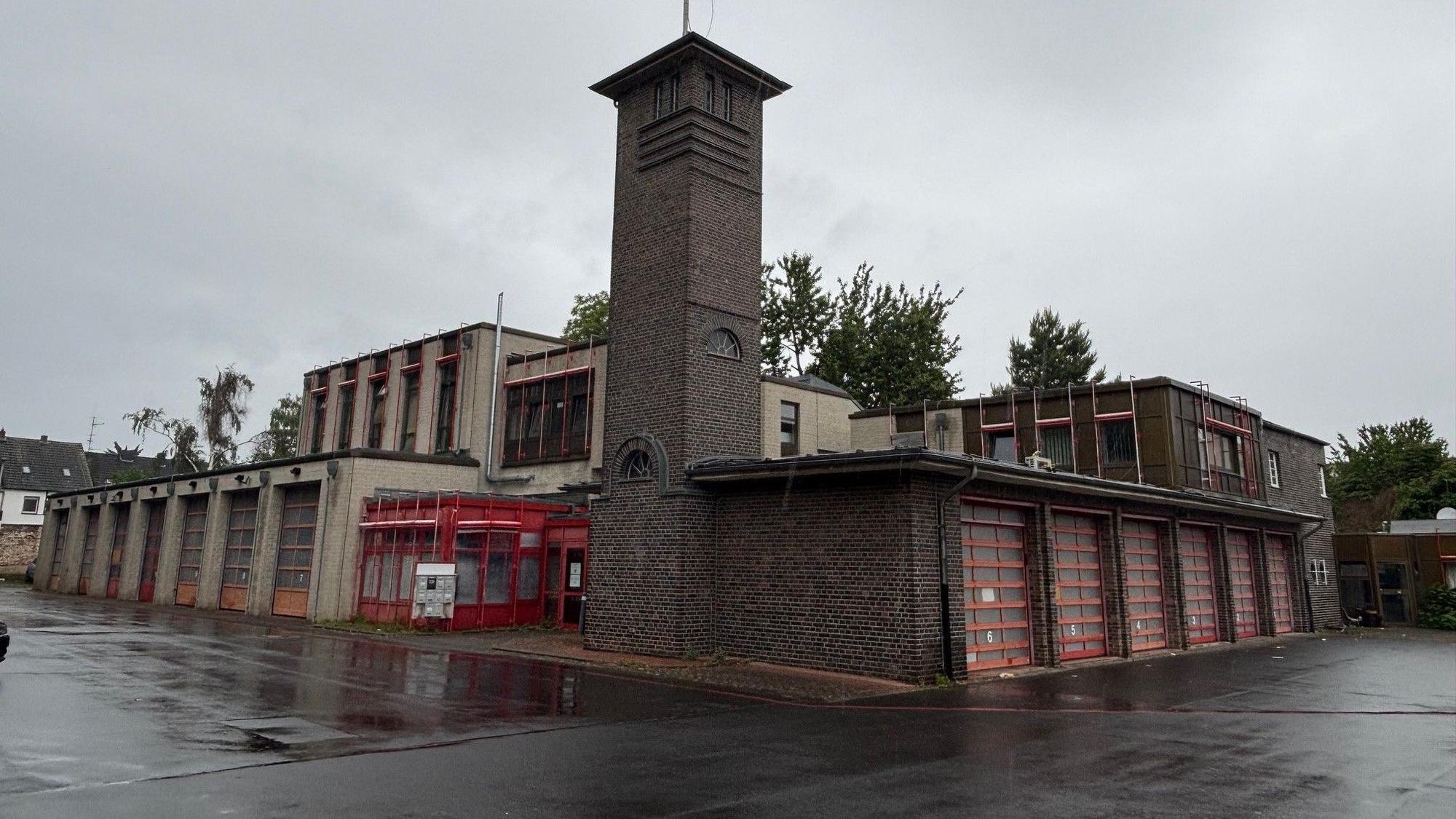 Auf dem Bild ist das Gebäude der Alten Feuerwache zu sehen.