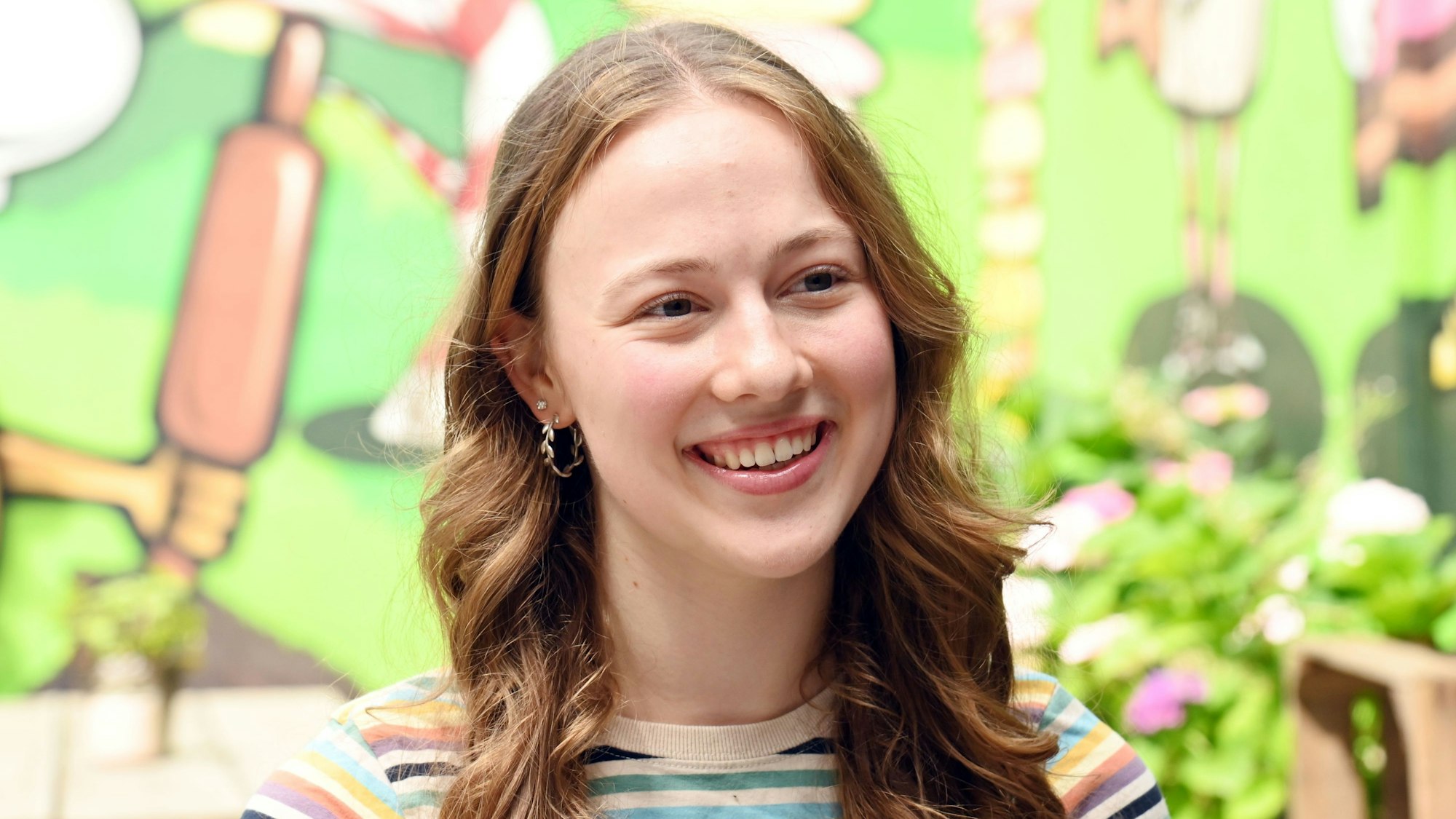 Anna Börschel ist 18 Jahre alt und hat gerade ihr Abitur gemacht – jetzt kandidiert sie im Wahlbezirk Nippes 2 für die SPD für den Kölner Stadtrat.