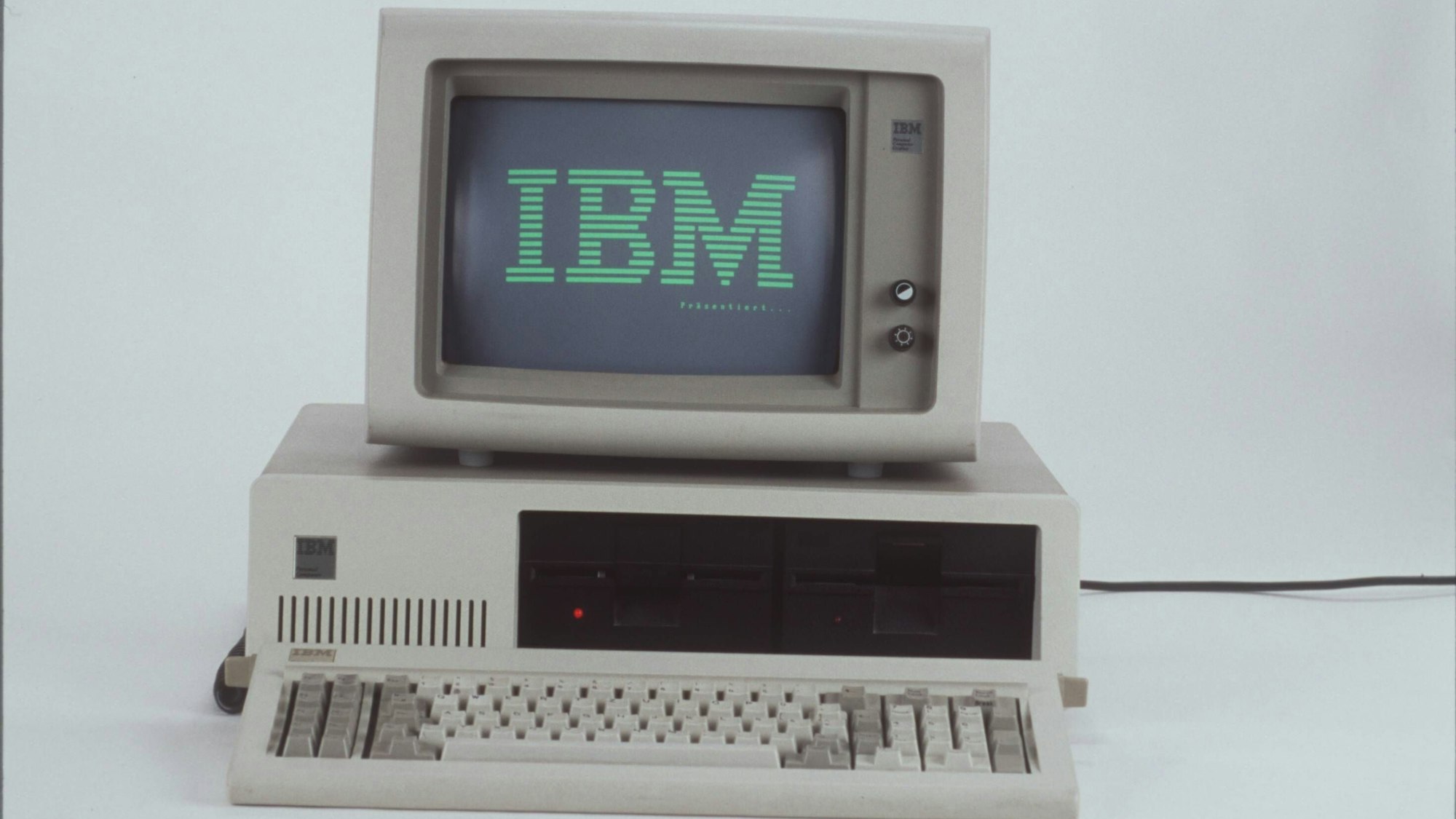 Der Ur-PC oder Schreibtischrechner wurde am 12.08.1981 auf den Markt gebracht - von dem Hersteller IBM. (Archivbild)