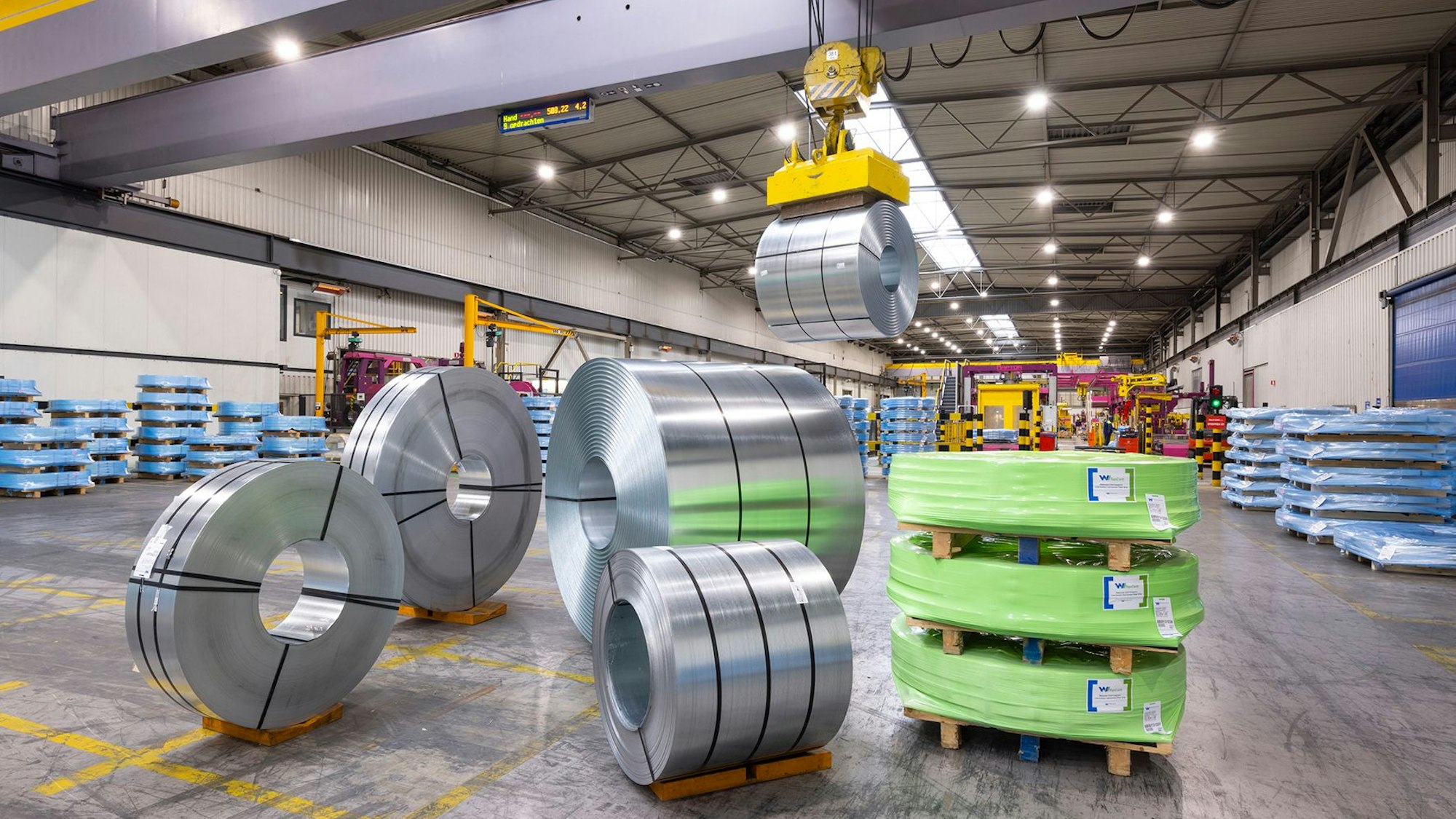 Stahl von Wuppermann in einer Halle