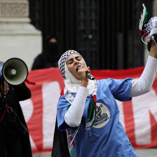 Pro-palästinensische Unterstützer vor dem Auswärtigen Amt in London.